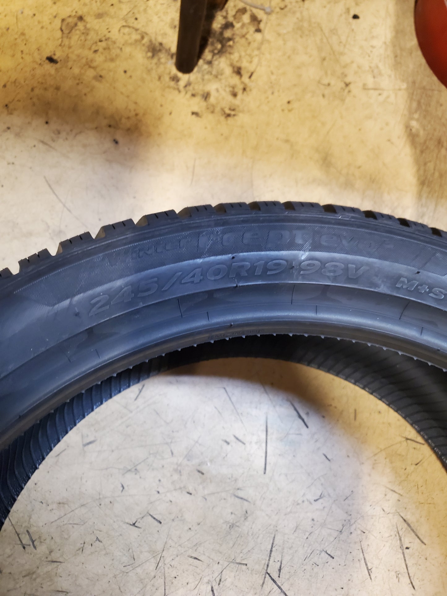 HANKOOK WINTER I CEPT EVO3 BSW P 245 40 19 98V XL WINTER TIRE 1026314