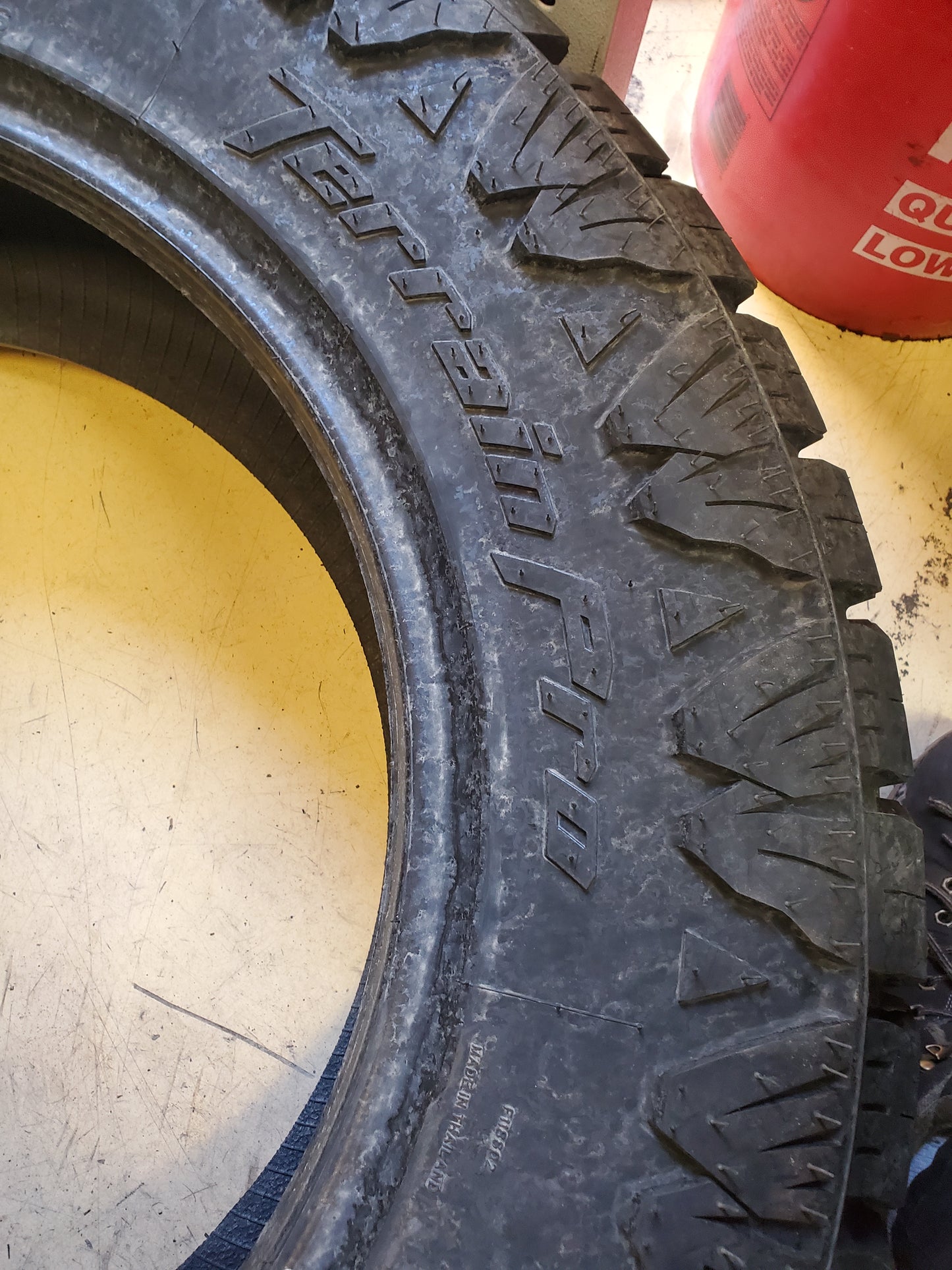 2 AMP TERRAIN PRO A/T P BSW LT 275 65 20 126/123S ALL TERRAIN TIRE 2756520AMPCA2