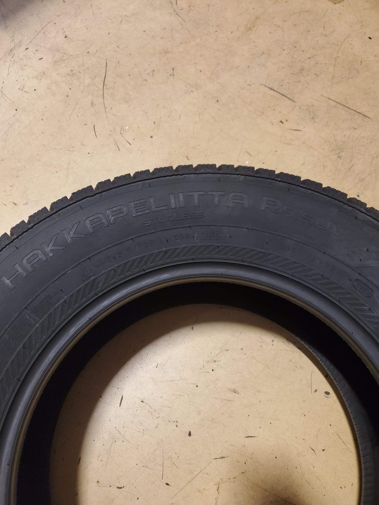 NOKIAN HAKKAPELIITTA R5 SUV BSW P 215 70 16 100R WINTER TIRE T432196