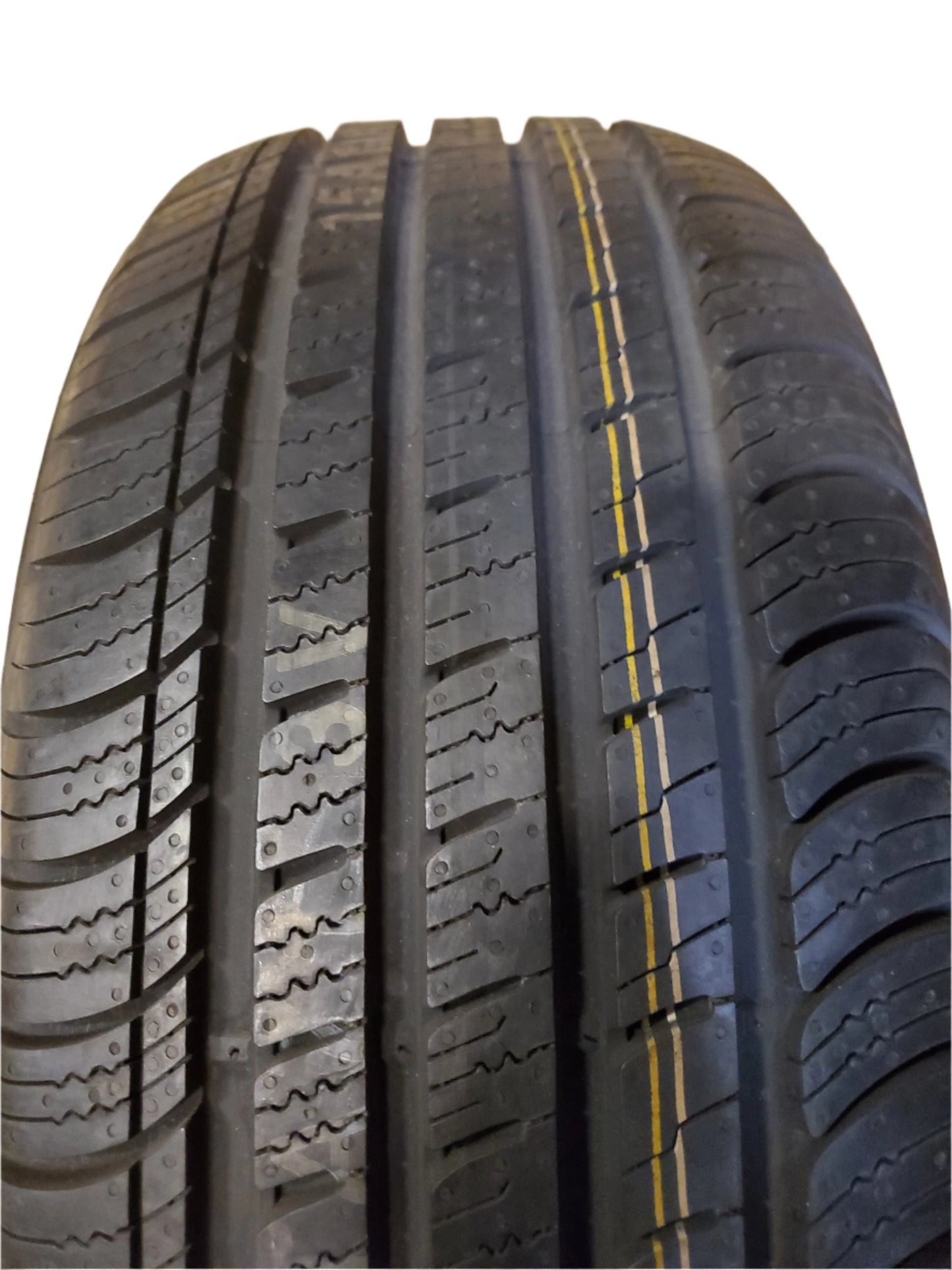 NOS KUMHO SOLUS TA71 BSW P 225 55 16 95V ALL SEASON TIRE 2169613