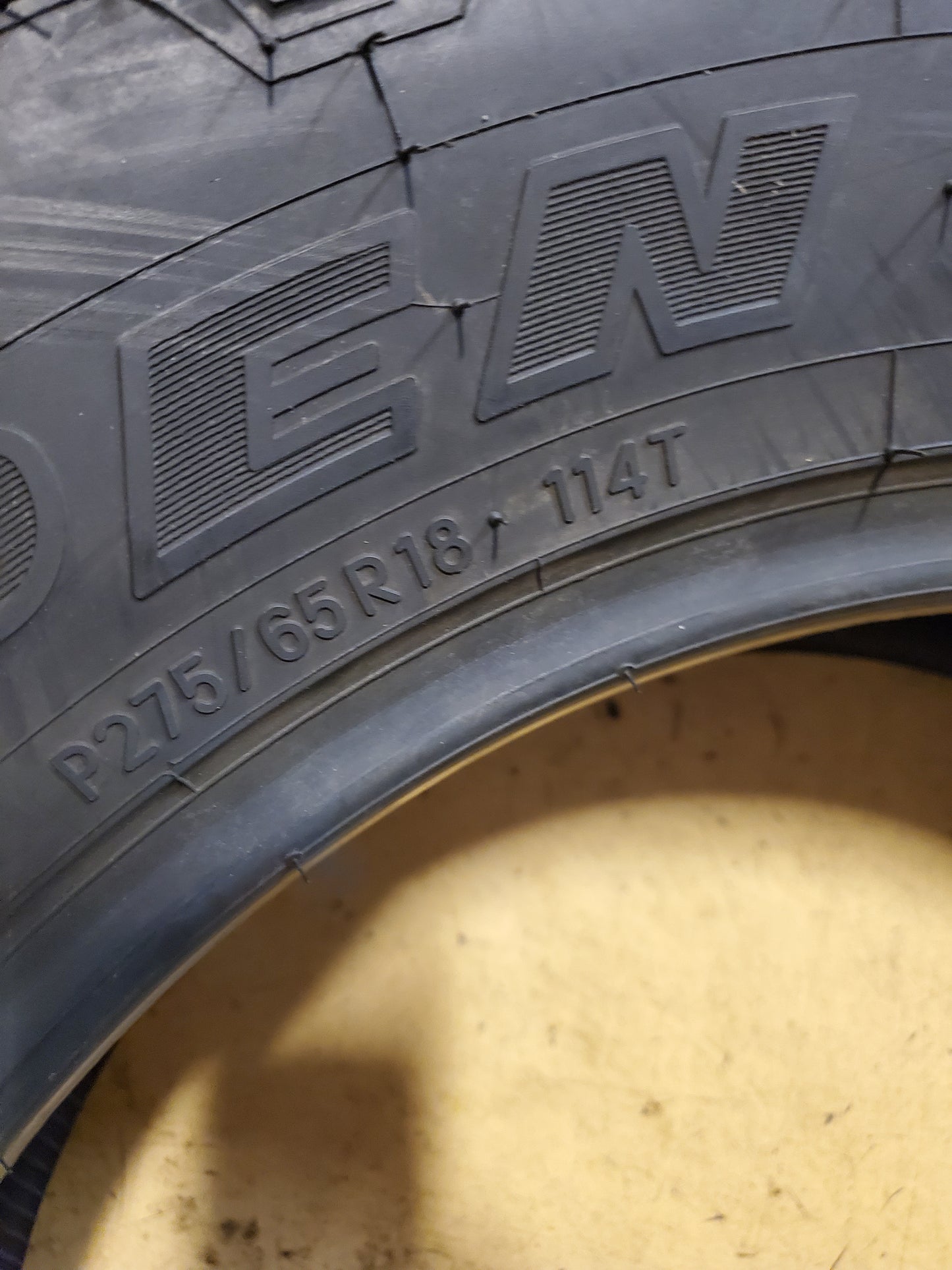 NOS TOYO OPEN COUNTRY A/T II BSW P 275 65 18 114T ALL TERRAIN TIRE 352070