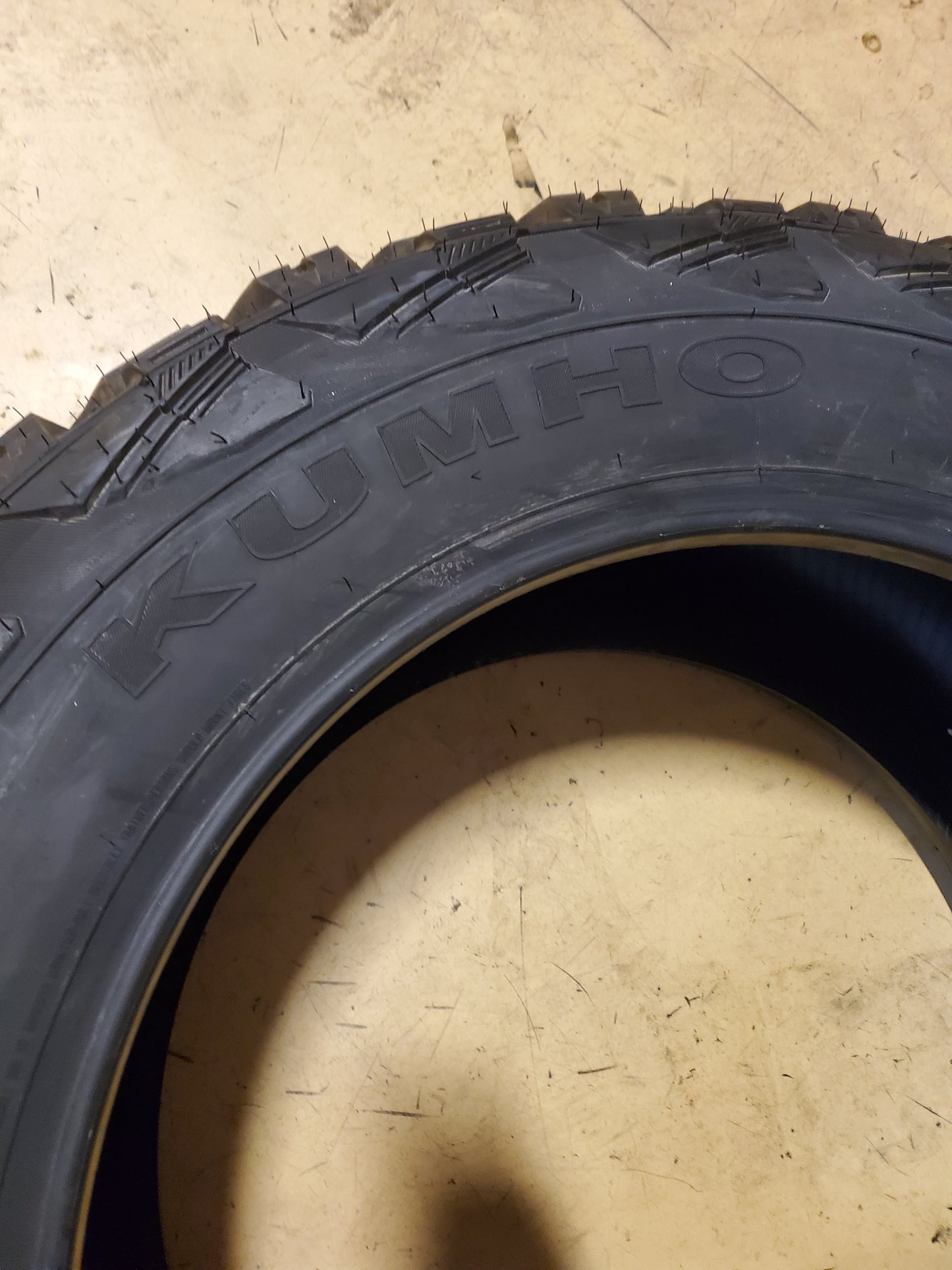 NOS KUMHO ROAD VENTURE M/T BSW LT 37 13.5 22 123Q 10PLY MUD TIRE 2262593