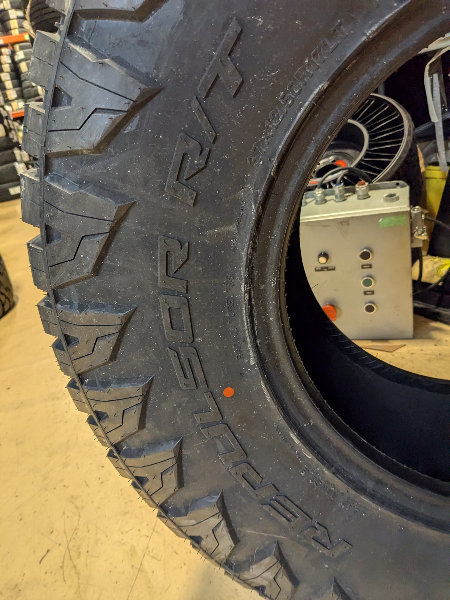 (KSL) 2 ROLLING BIG POWER REPULSOR R/T BSW LT 37 12.50 17 128R ALL TERRAIN TIRE 17125030