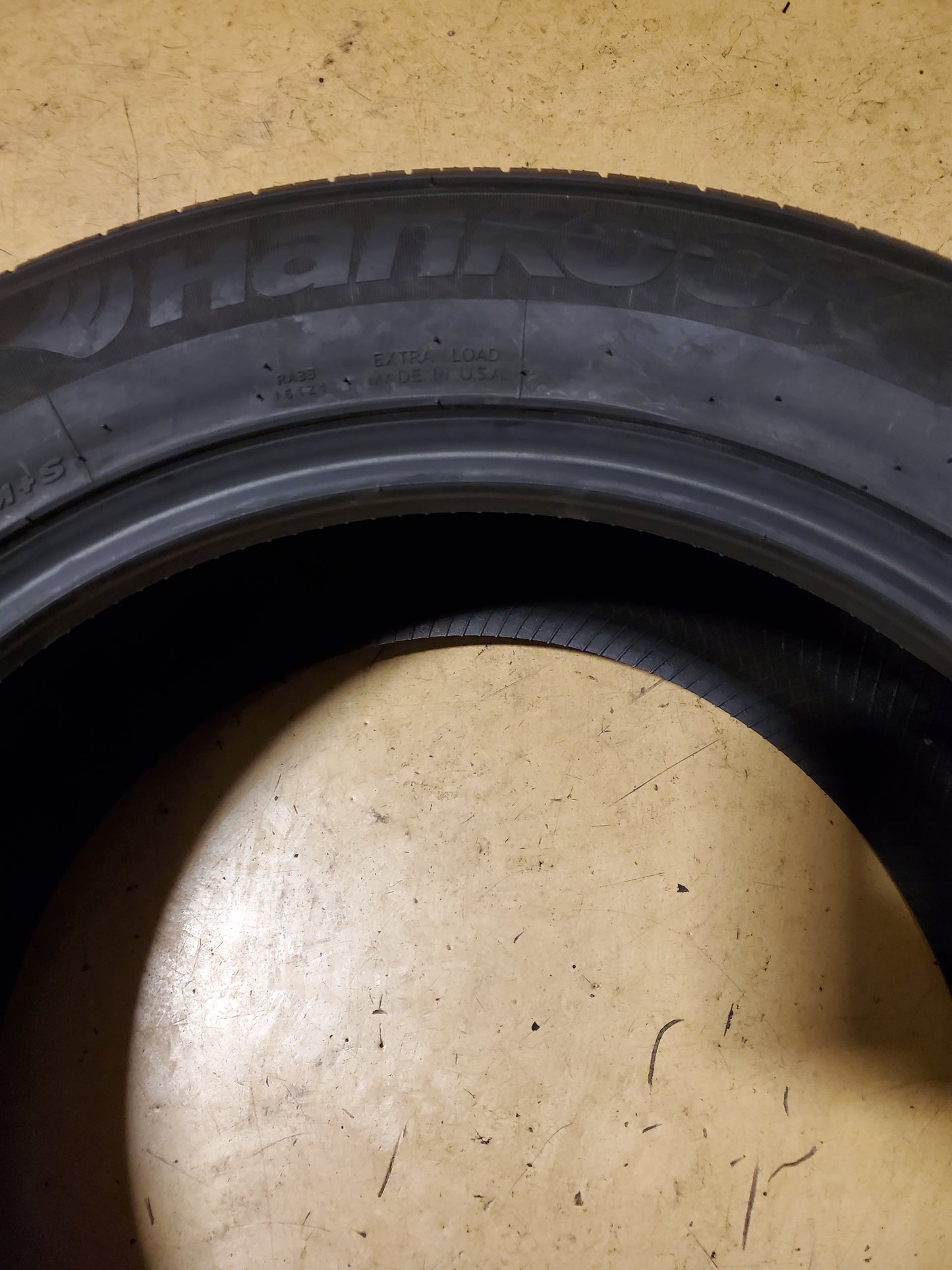 NOS HANKOOK DYNAPRO HP2 RA33 BSW P 255 55 19 11V XL ALL SEASON TIRE 1015396