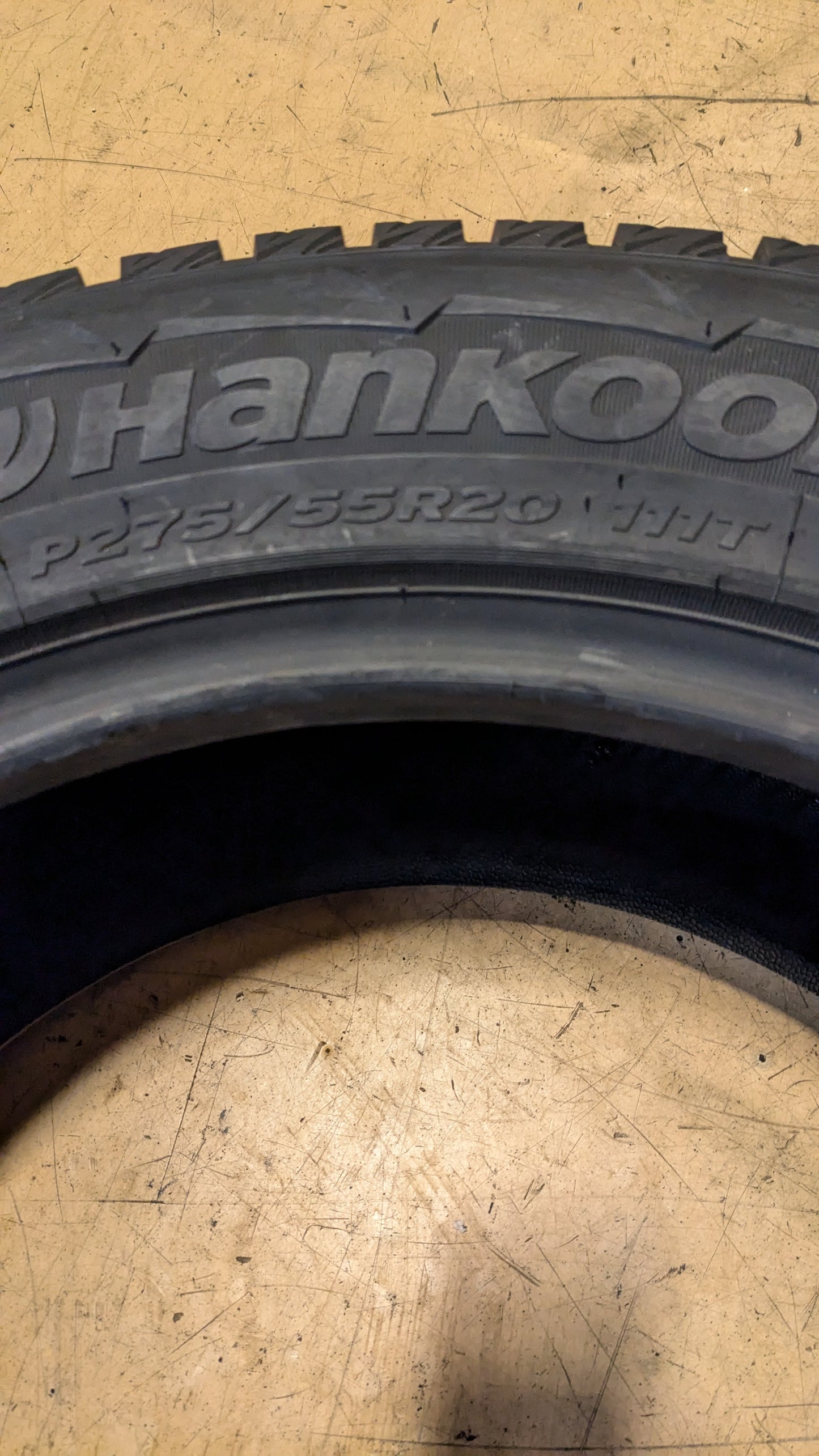 NOS HANKOOK I PIKE RW11 BSW P 275 55 20 111T WINTER TIRE 1009539