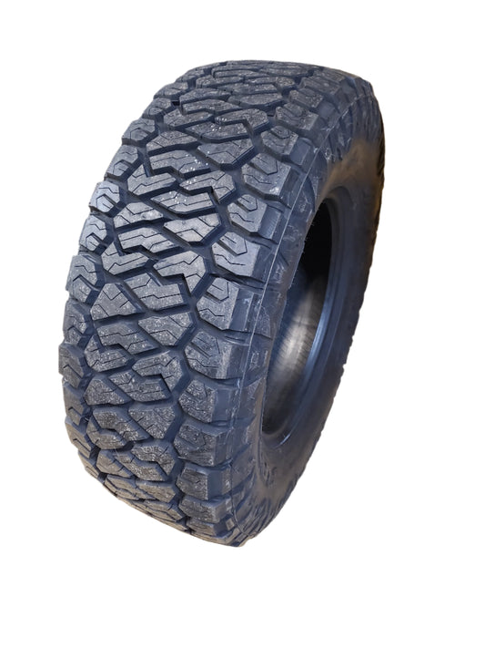 MAXXIS RAZR AT-811 BSW LT 285 70 17 121/118S 10PLY ALL TERRAIN TIRE TL00049200