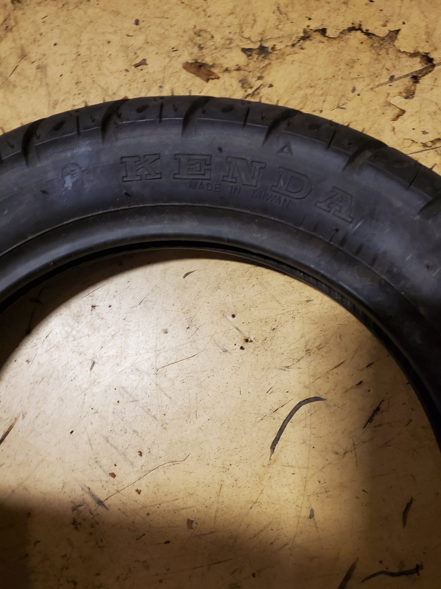 KENDA K329 BSW 2.5 10 33J 4PLY SCOOTER TIRE 10241008