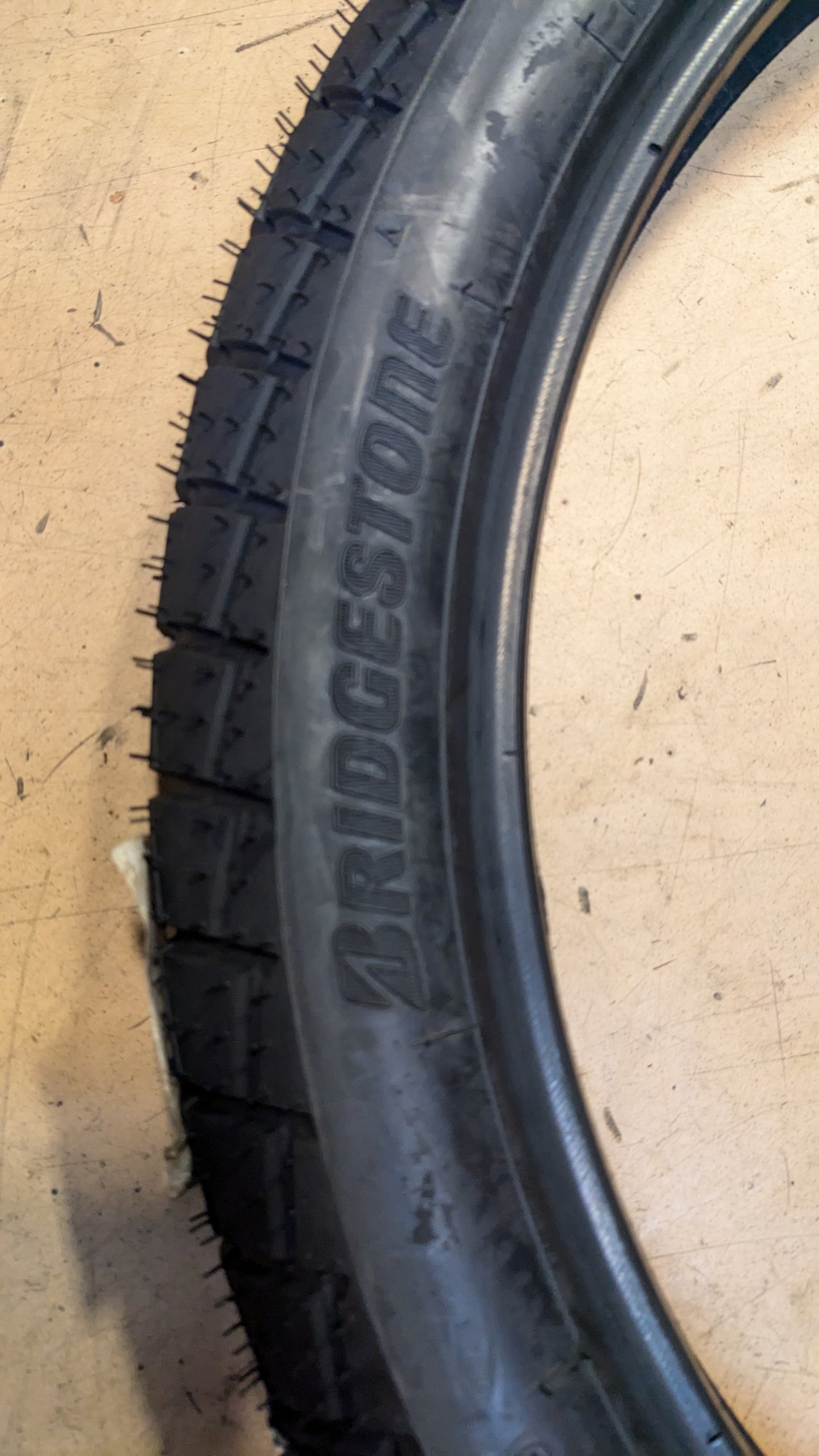 BRIDGESTONE BATTLAX AT41 BSW P 90 90 21 54V FRONT MOTORCYCLE TIRE 13723