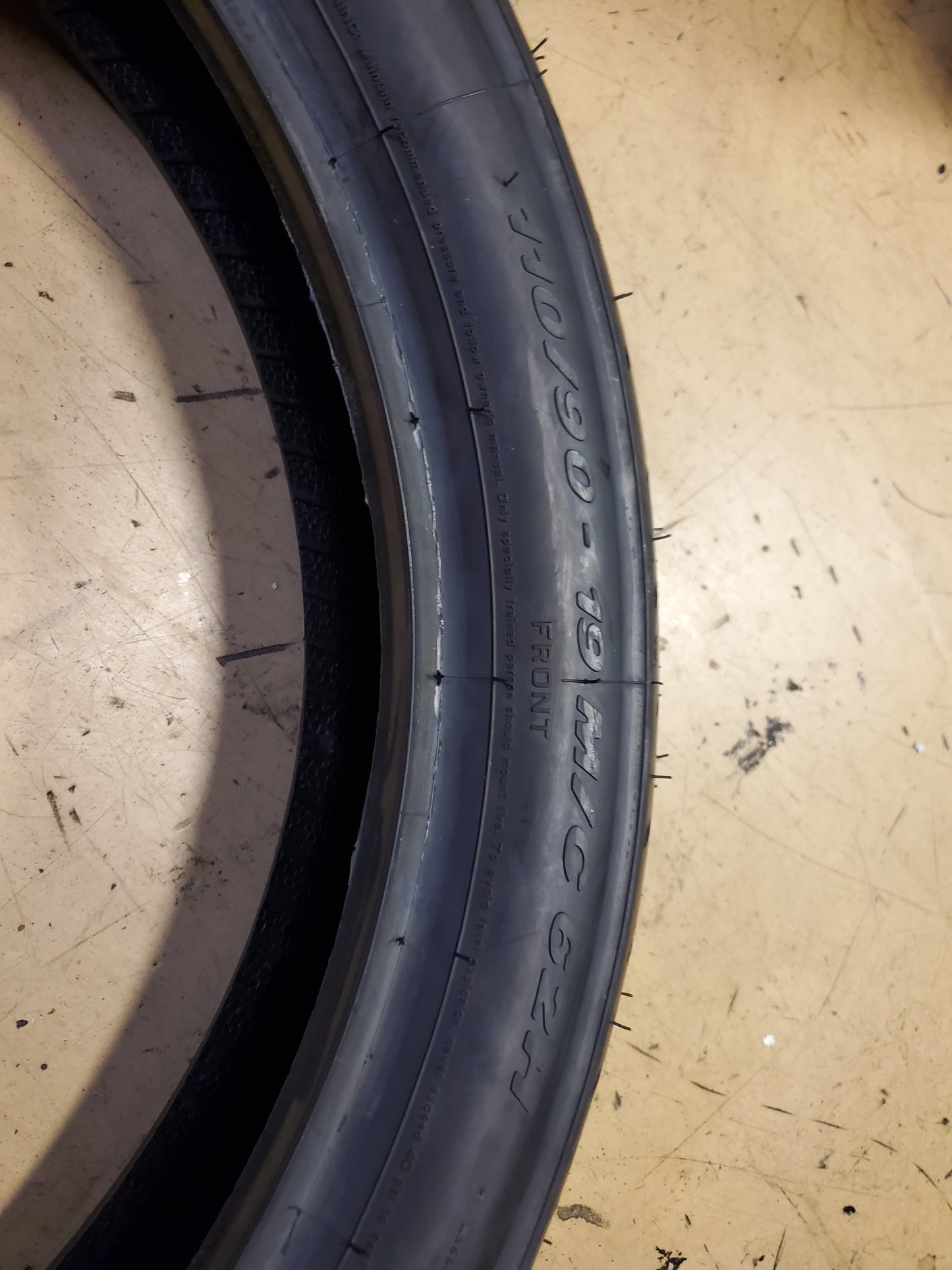 PIRELLI NIGHT DRAGON BSW P 110 90 19 62H FRONT MOTORCYCLE TIRE 2211000