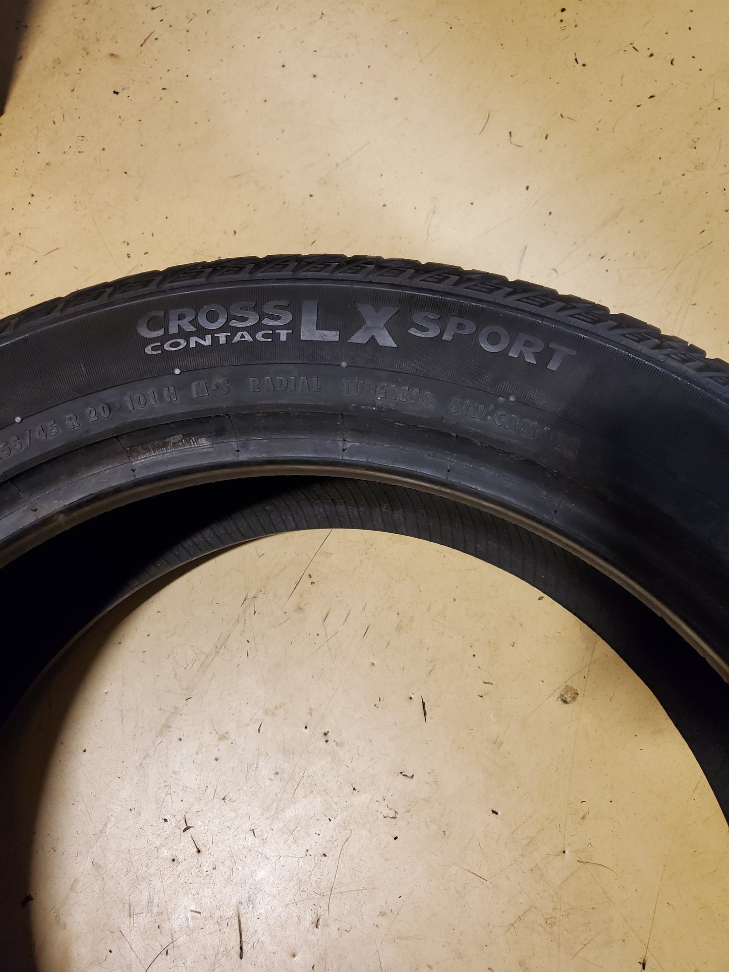 USED OS CONTINENTAL CROSS CONTACT LX SPORT AO P 255 45 20 101H TIRE 15498490000