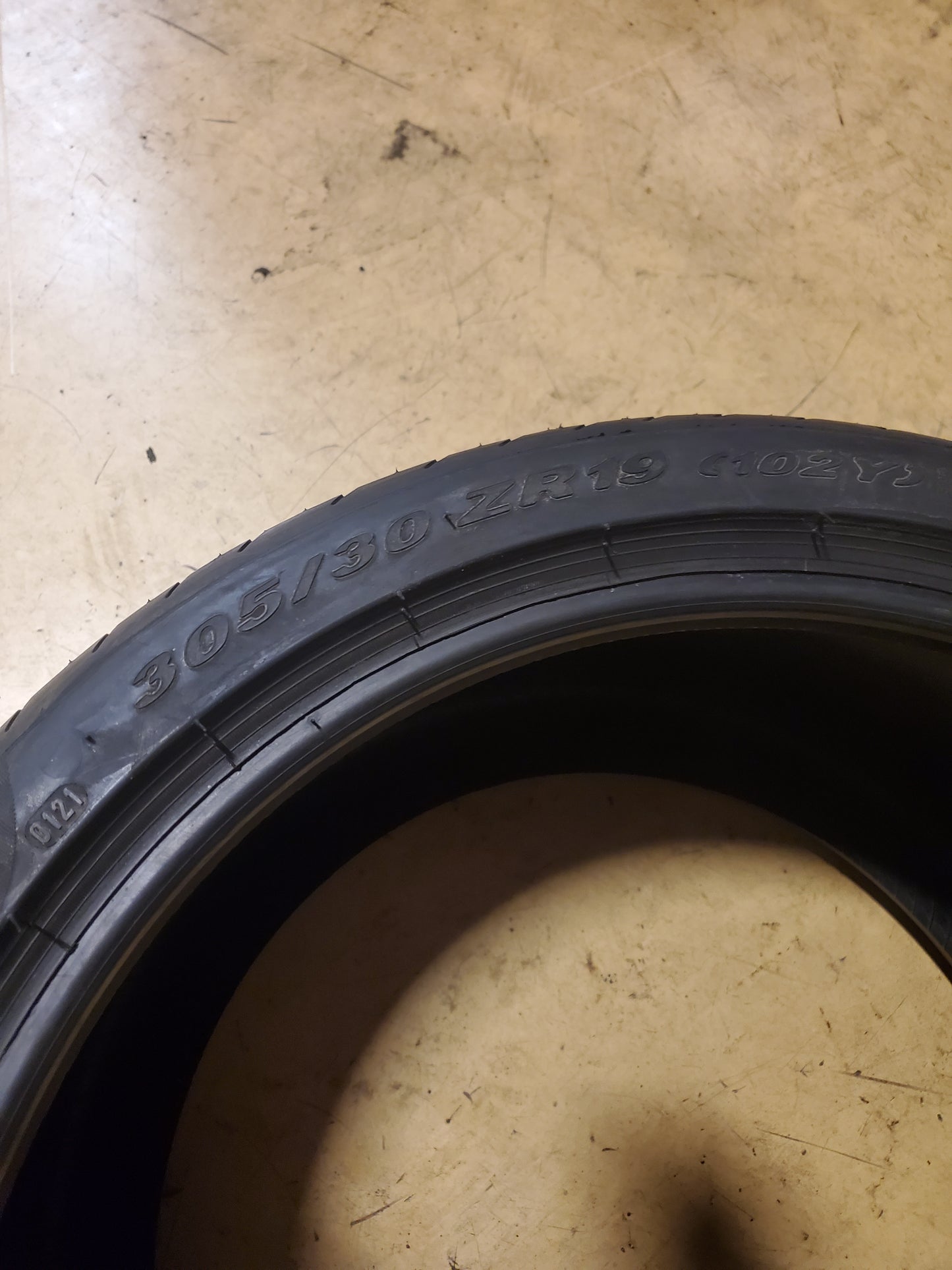PIRELLI P ZERO BSW P 305 30 19 102Y XL UHP TIRE 1777900