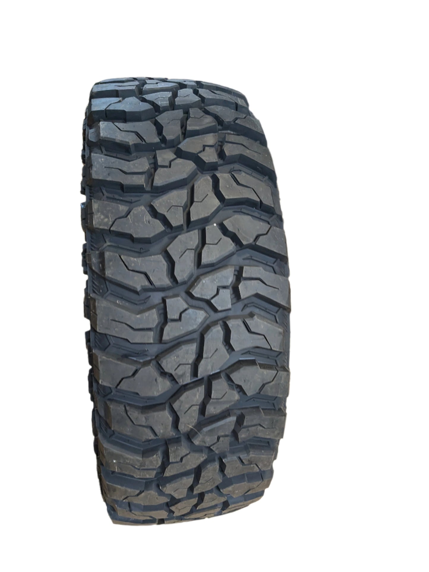 VENOM POWER SWAMPTHING M/T RWL LT 265 70 17 123/120Q MUD TERRAIN TIRE CVPSWMT19