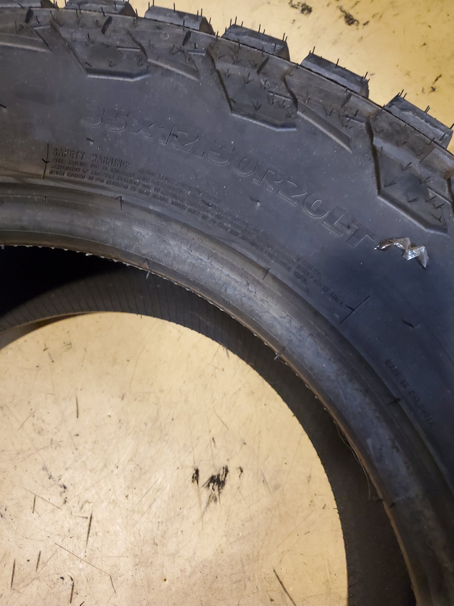 MASTERTRACK BADLANDS R/T BSW LT 35 12.5 20 125Q 12PLY RUGGED TIRE MASTRT013