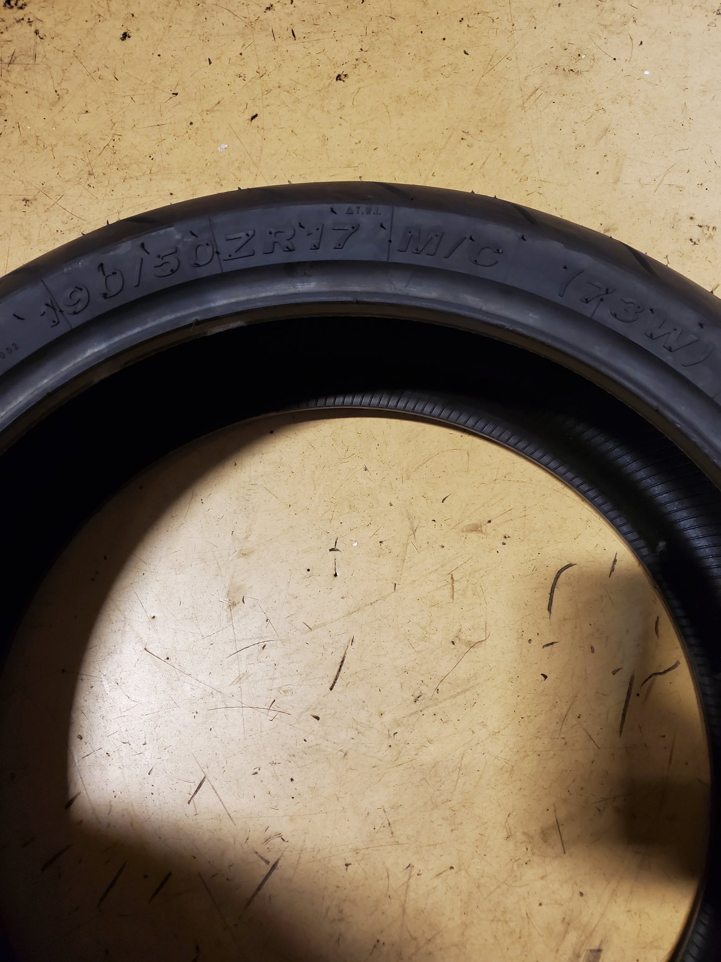 KENDA KM1 ST ROAD BSW 190 50 17 73W REAR MOTORCYCLE TIRE 040015017B1