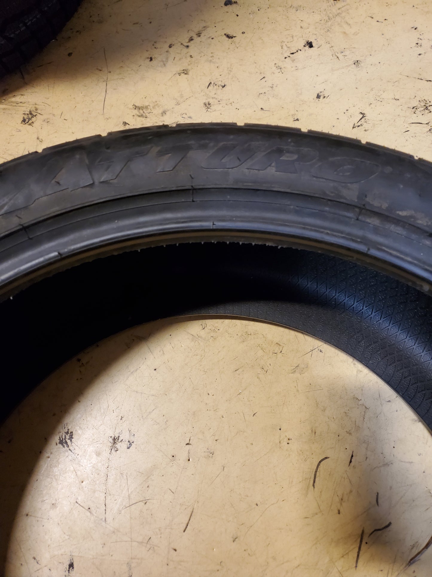 ATTURO AZ850 BSW P 275 40 22 108Y XL UHP TIRE A7GLBAFE