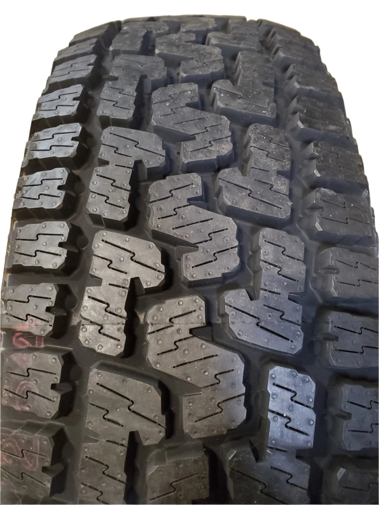 PIRELLI SCORPION ALL TERRAIN PLUS OWL LT 275 70 18 125/122S 10PLY TIRE 2726400