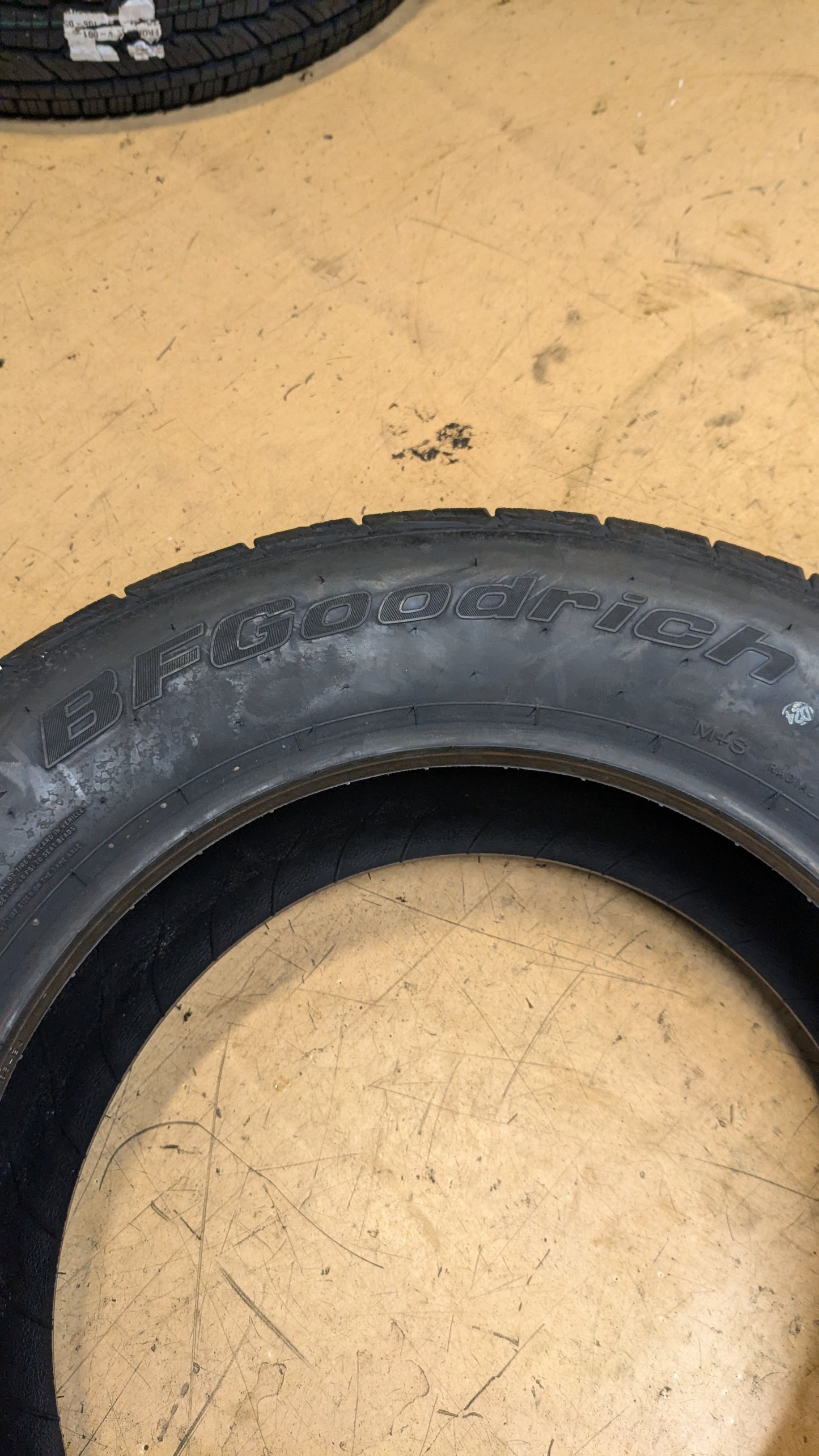 BFGOODRICH ADVANTAGE CONTROL HT BSW P 255 65 18 111T ALL SEASON TIRE 25022