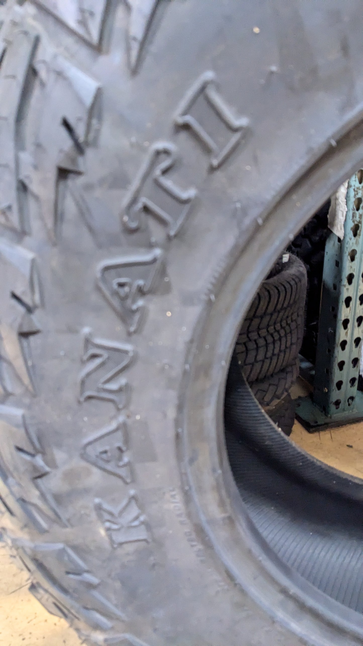 (KSL ONLY) KANATI MUD HOG M/T BSW LT 39 13.50 20 128Q 10PLY MUD TIRE L2039135E252