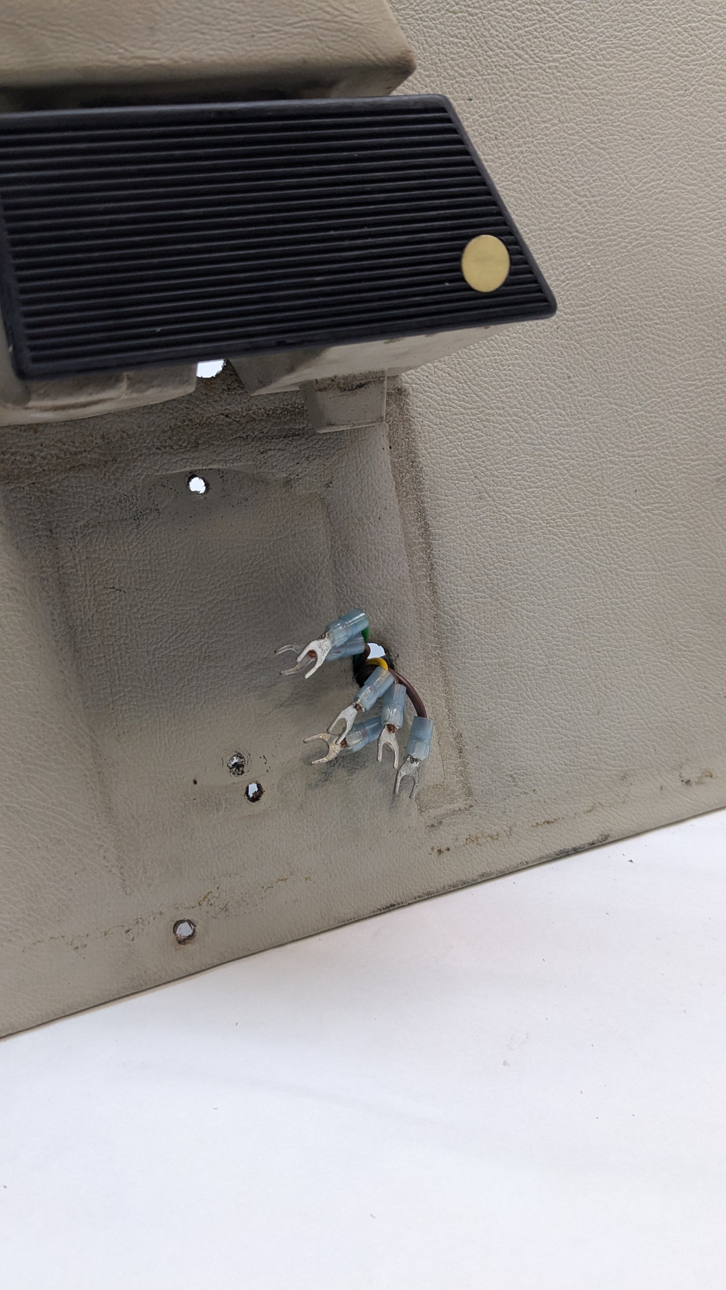 USED PORSCHE 911 CARRERA LEFT LEATHER DOOR PANEL WITH TWEETER AND HANDLE