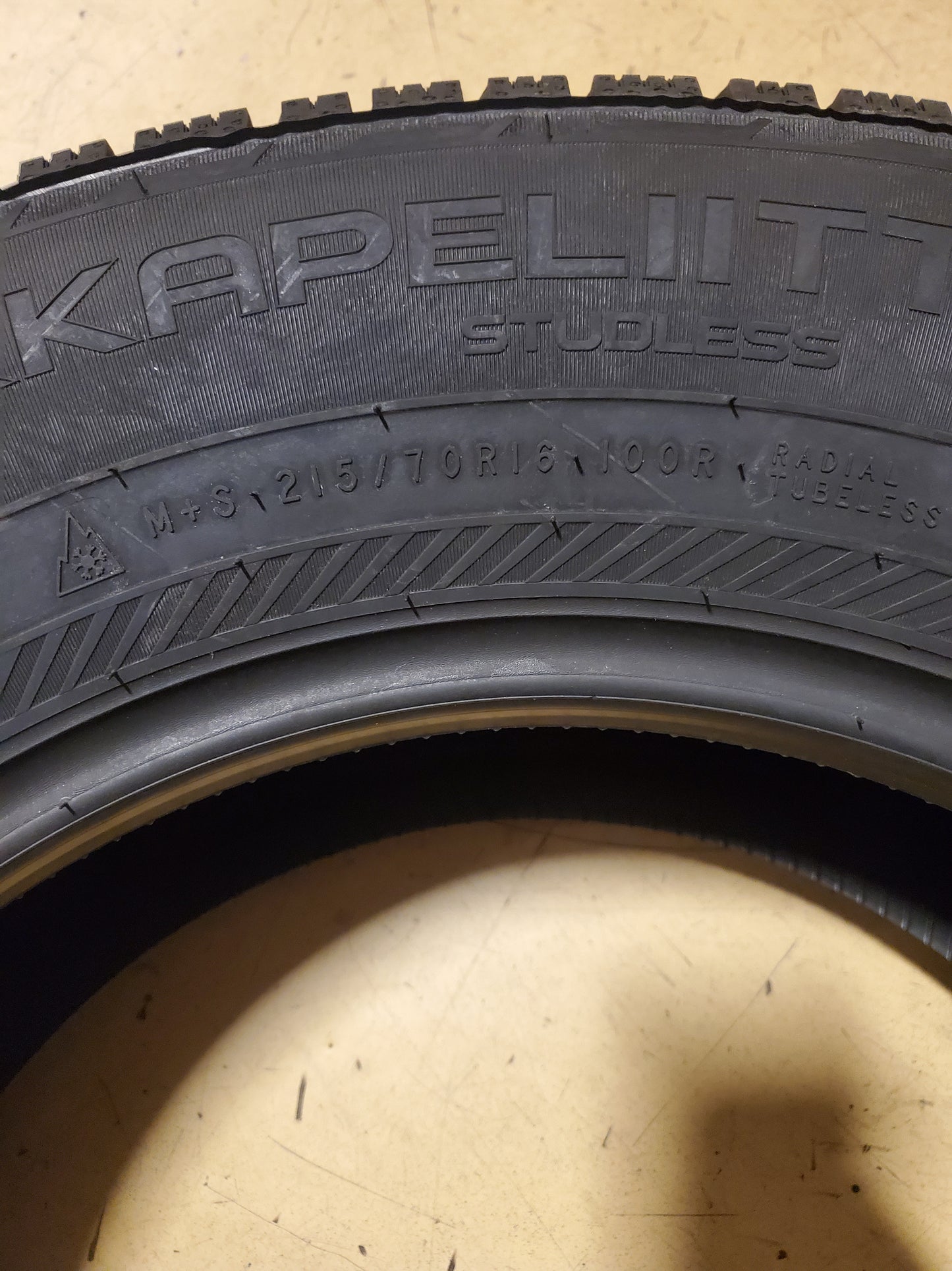 NOKIAN HAKKAPELIITTA R5 SUV BSW P 215 70 16 100R WINTER TIRE T432196