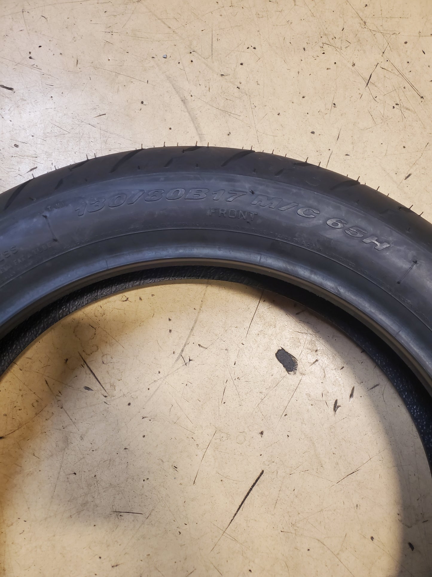 PIRELLI NIGHT DRAGON BSW 130 80 17 65H FRONT MOTORCYCLE TIRE 2211400