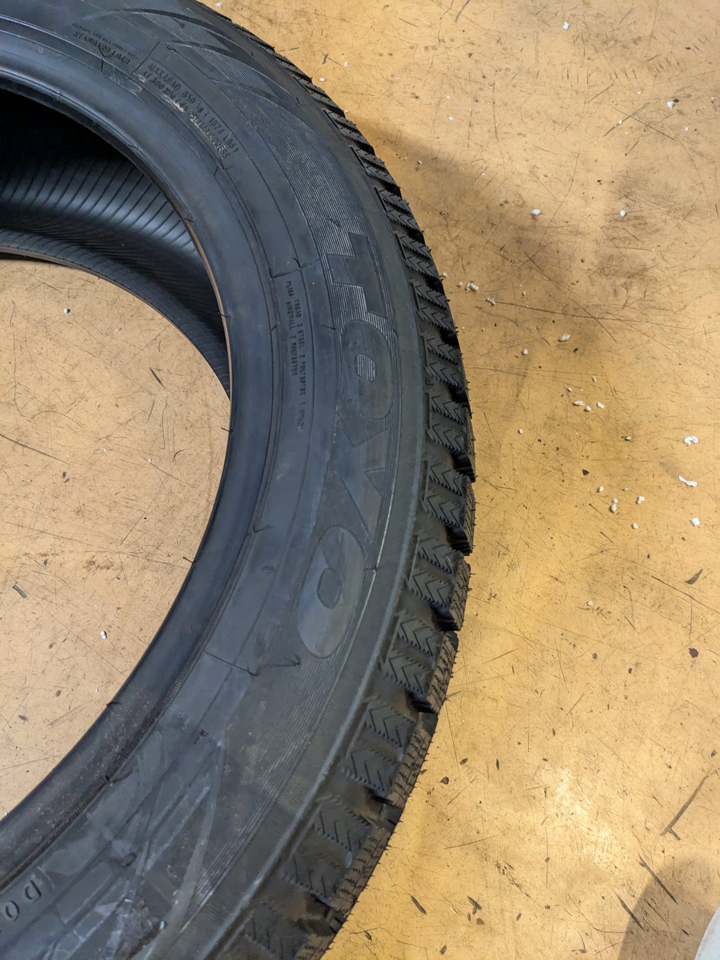 NOS TOYO OBSERVE GSI-5 BSW P 235 55 20 102T WINTER/SNOW TIRE 130830