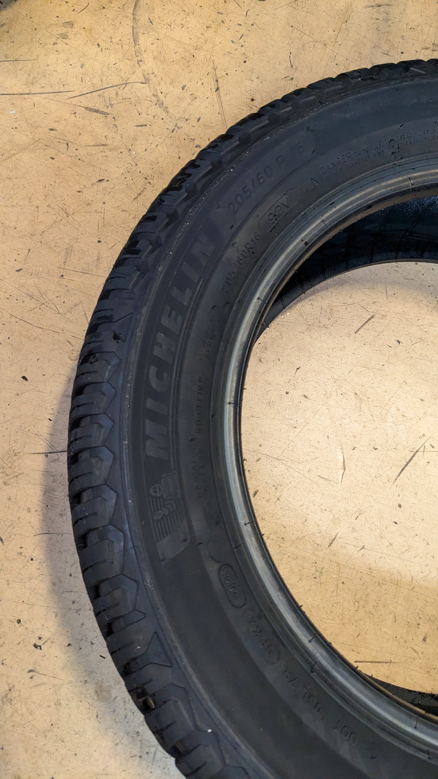 MICHELIN CROSS CLIMATE 2 BSW P 205 60 16 HIGHWAY TERRAIN TIRE 61910
