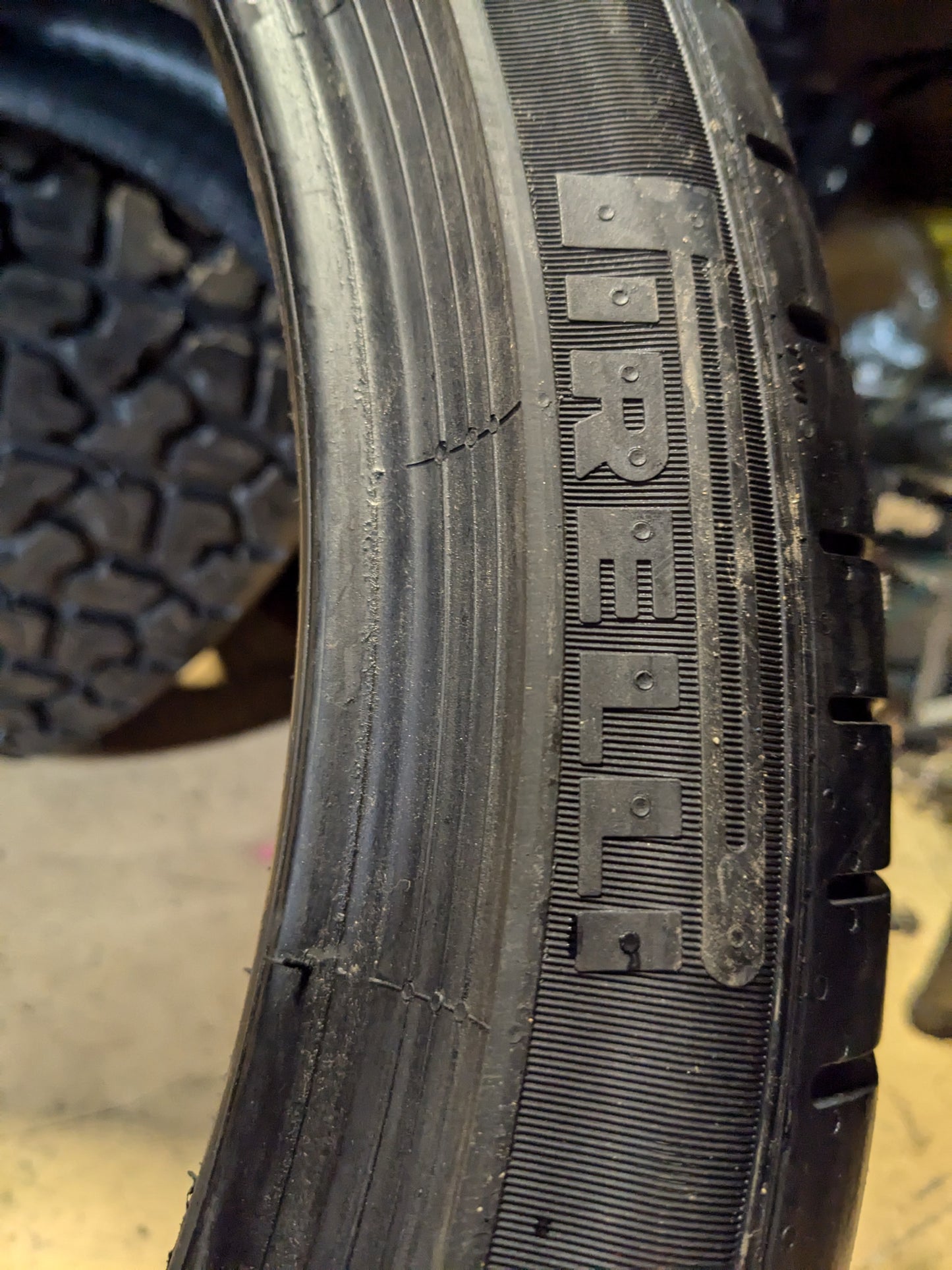 PIRELLI P ZERO PZ4 (AO) AUDI W/ FOAM P 265 35 21 101Y XL UHP SUMMER TIRE 2523900