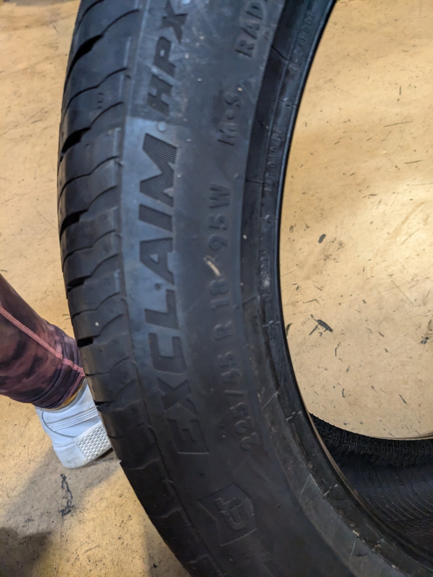 GENERAL EXCLAIM HPX A/S BSW P 225 45 18 95W XL UHP TIRE 15498450000