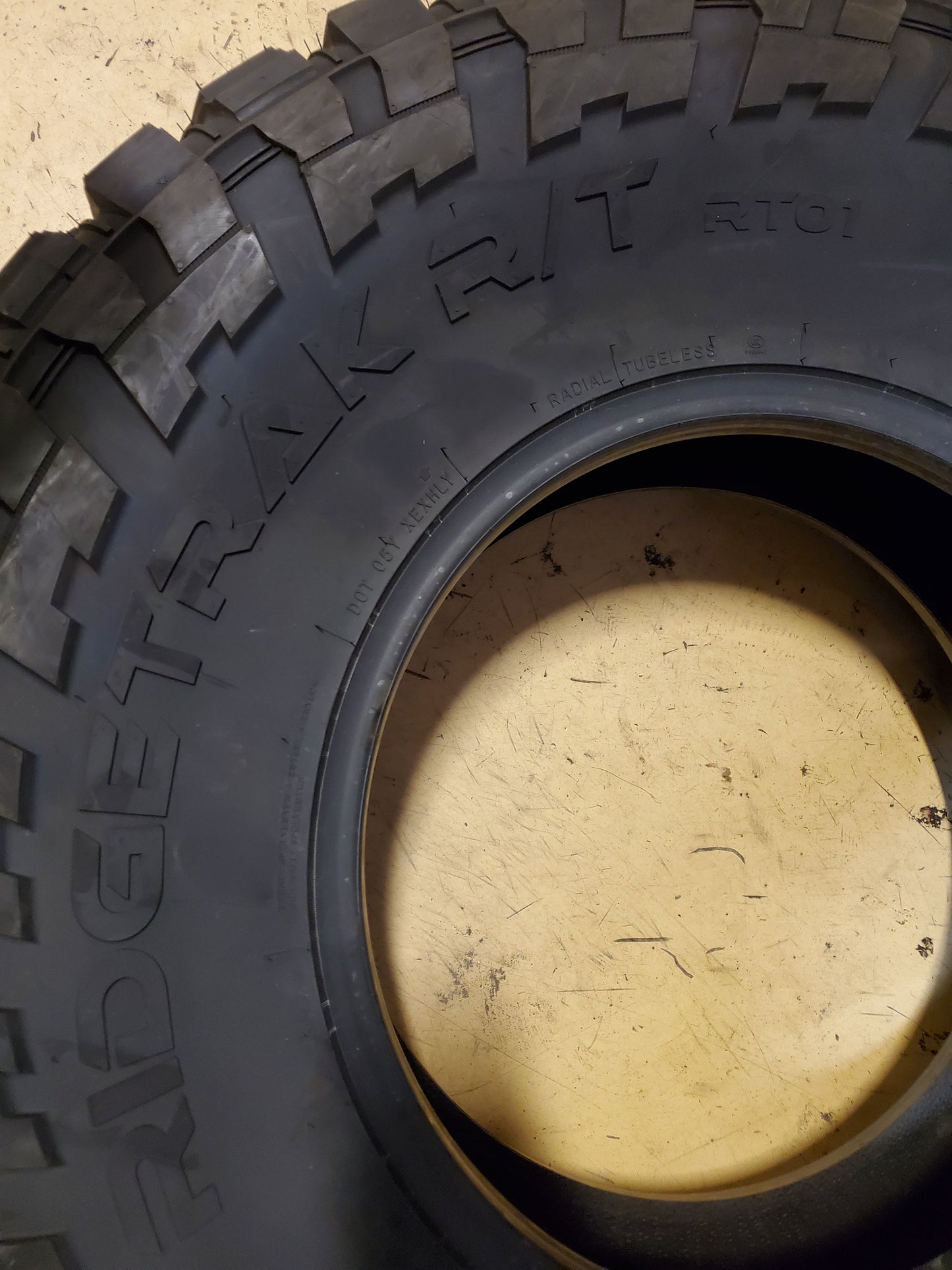 ROVELO RIDGETRAK R/T RT01 BSW LT 37 12.5 17 124Q 8PLY RUGGED TIRE 1600409K