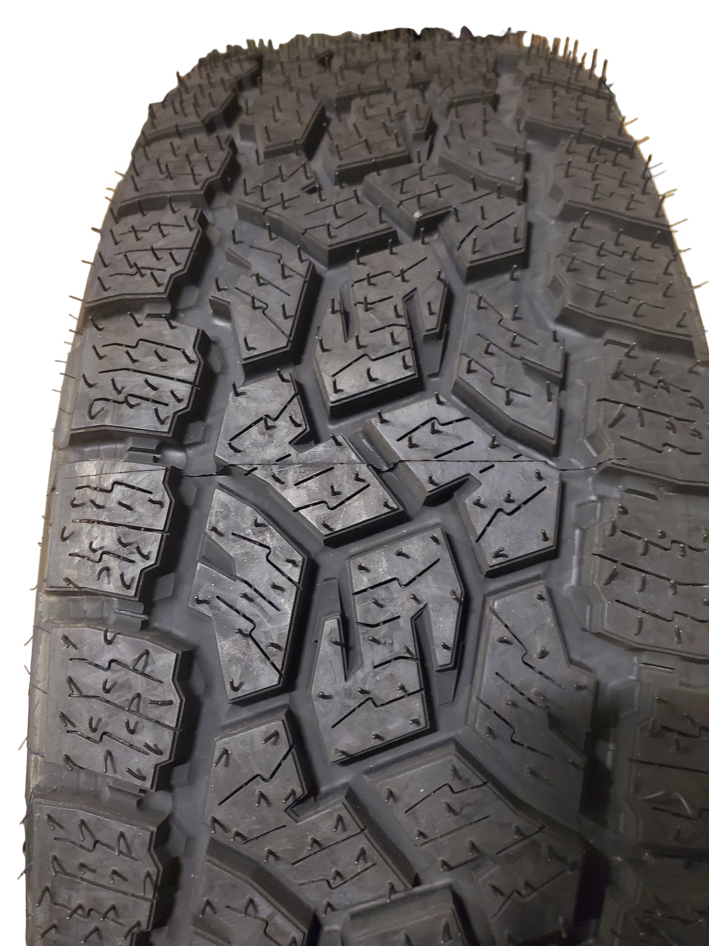 TOYO OPEN COUNTRY A/T III BSW P 245 60 20 107T ALL TERRAIN TIRE 355200