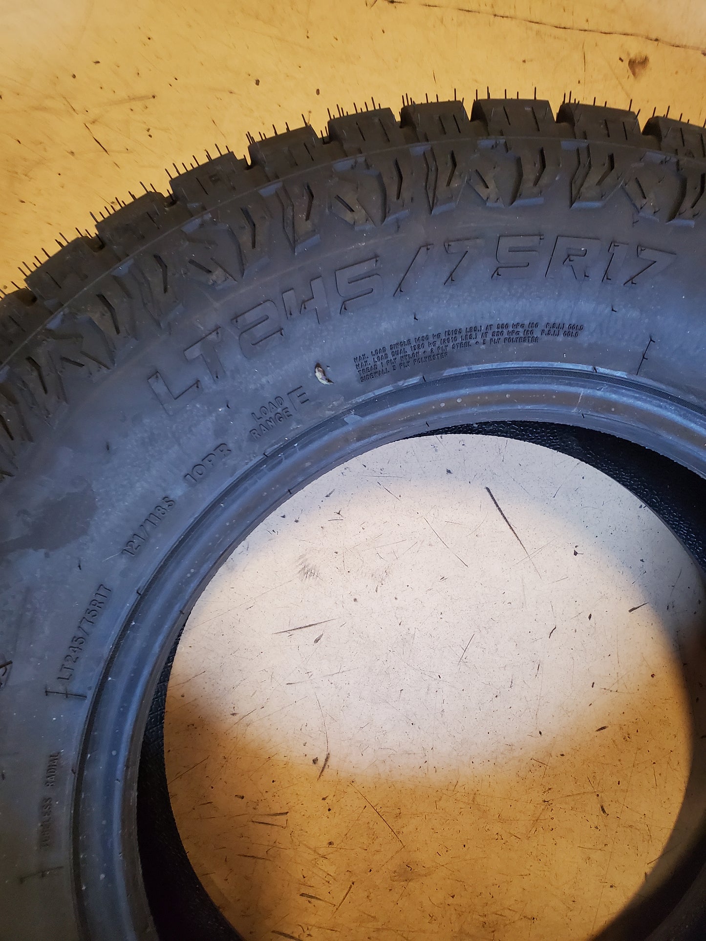 CROSSMAX AT-1 BSW LT 245 75 17 121/118S 10PLY ALL TERRAIN TIRE LTR1702ATCS