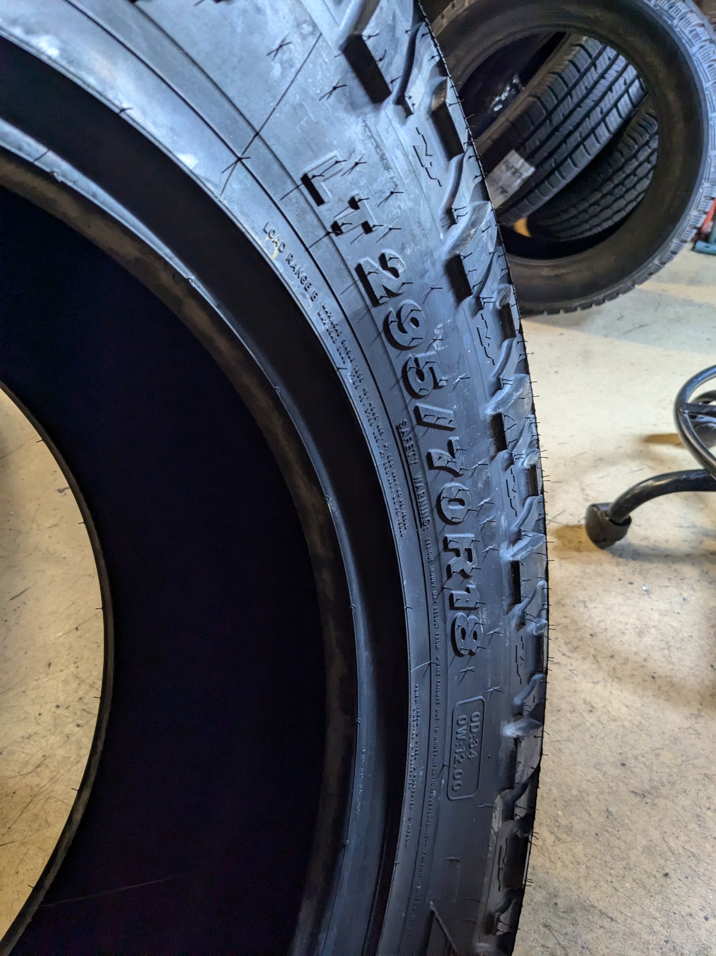 NOS NITTO TRAIL GRAPPLER M/T BSW LT 295 70 18 129/126Q 10PLY MUD TERRAIN TIRE 205780