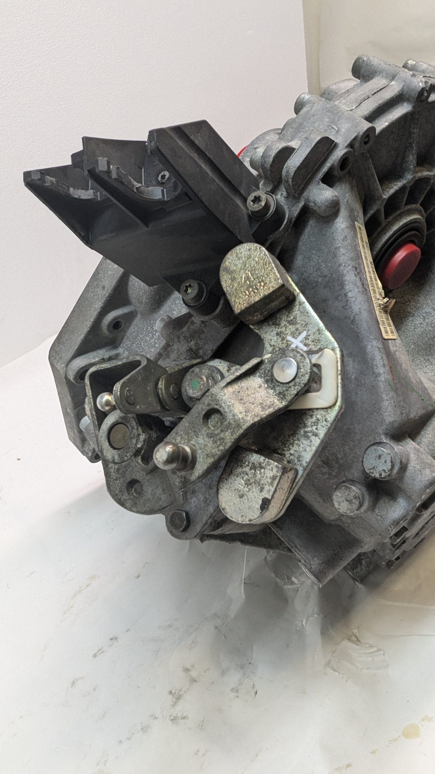 05-08 BMW MINI COOPER MANUAL TRANSMISSION GETRAG 6 SPEED 2850033290