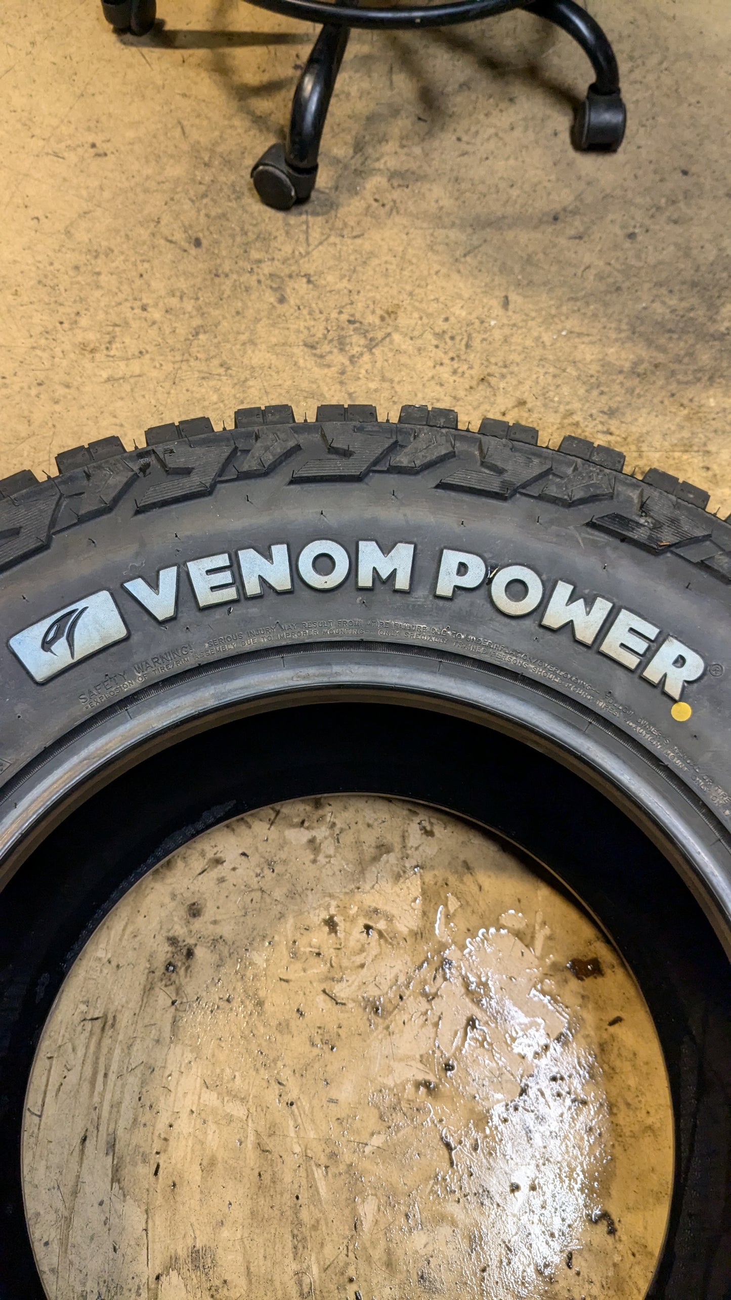 VENOM POWER TRAIL HUNTER R/T RWL LT 33 12.5 17 120Q 10PLY CVPTHRT09R