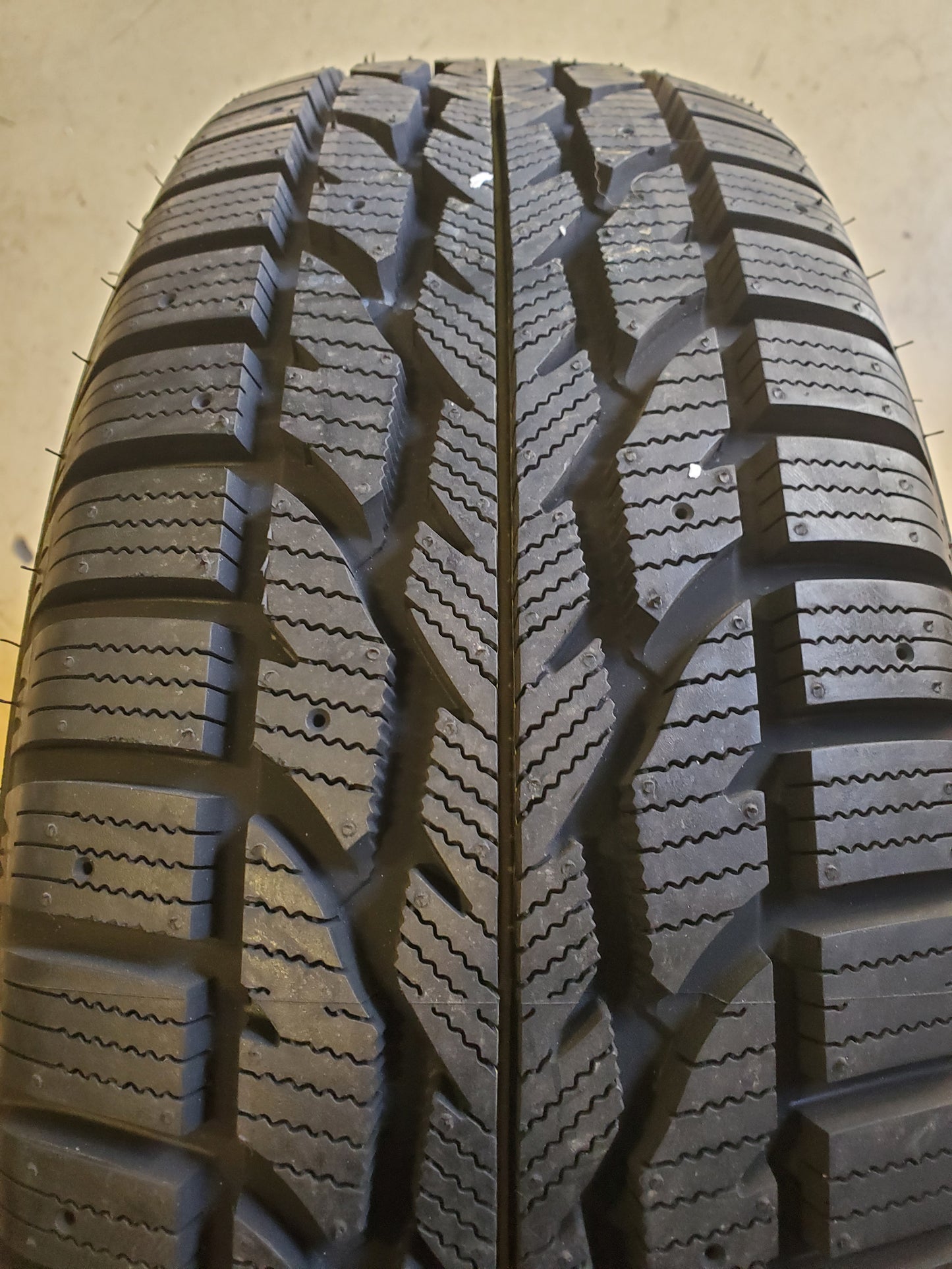 FIRESTONE WINTERFORCE 2 BSW P 225 65 16 100S WINTER TIRE 003848