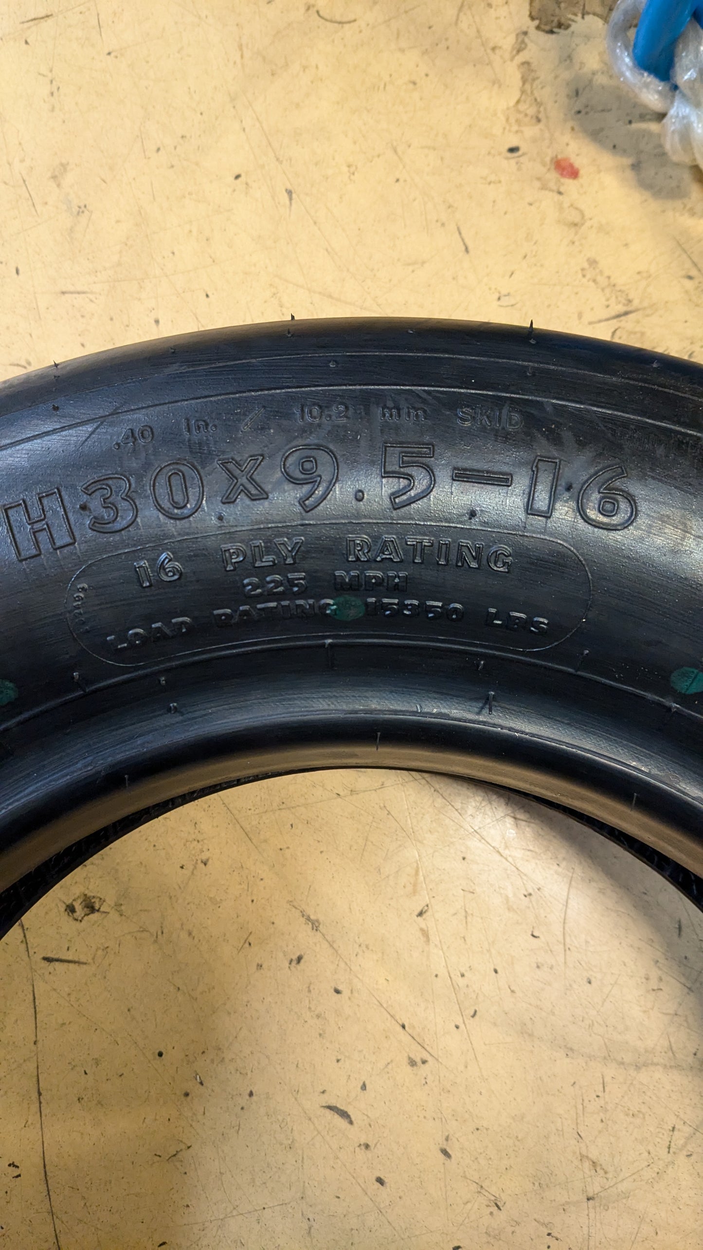 NOS GOODYEAR FLIGHT LEADER BSW H30 9.5 16 225MPH 16PLY AIRCRAFT 302K62B1