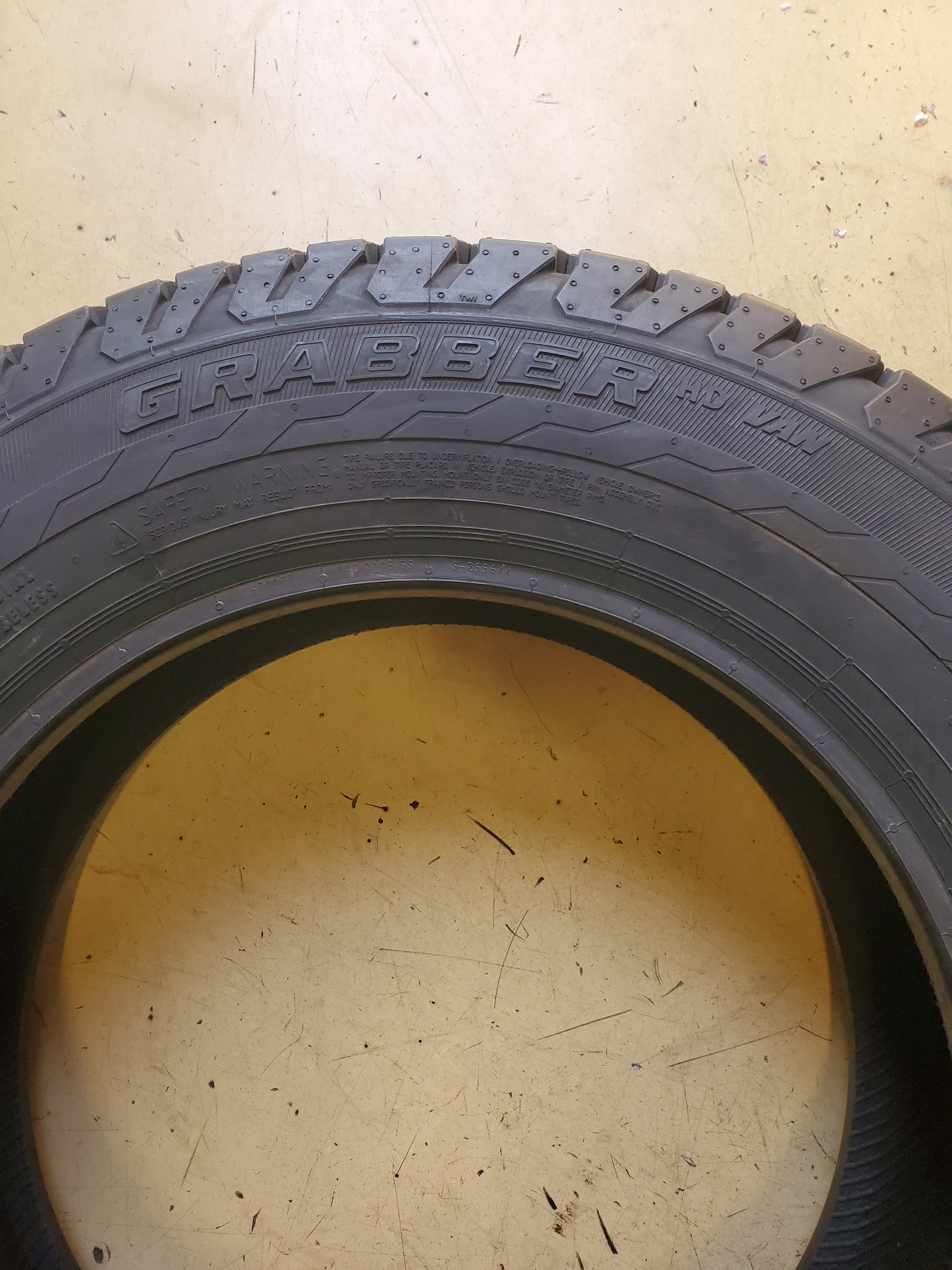 GENERAL GRABBER HD VAN BSW P 195 75 16 4PLY ALL SEASON TIRE 04603430000