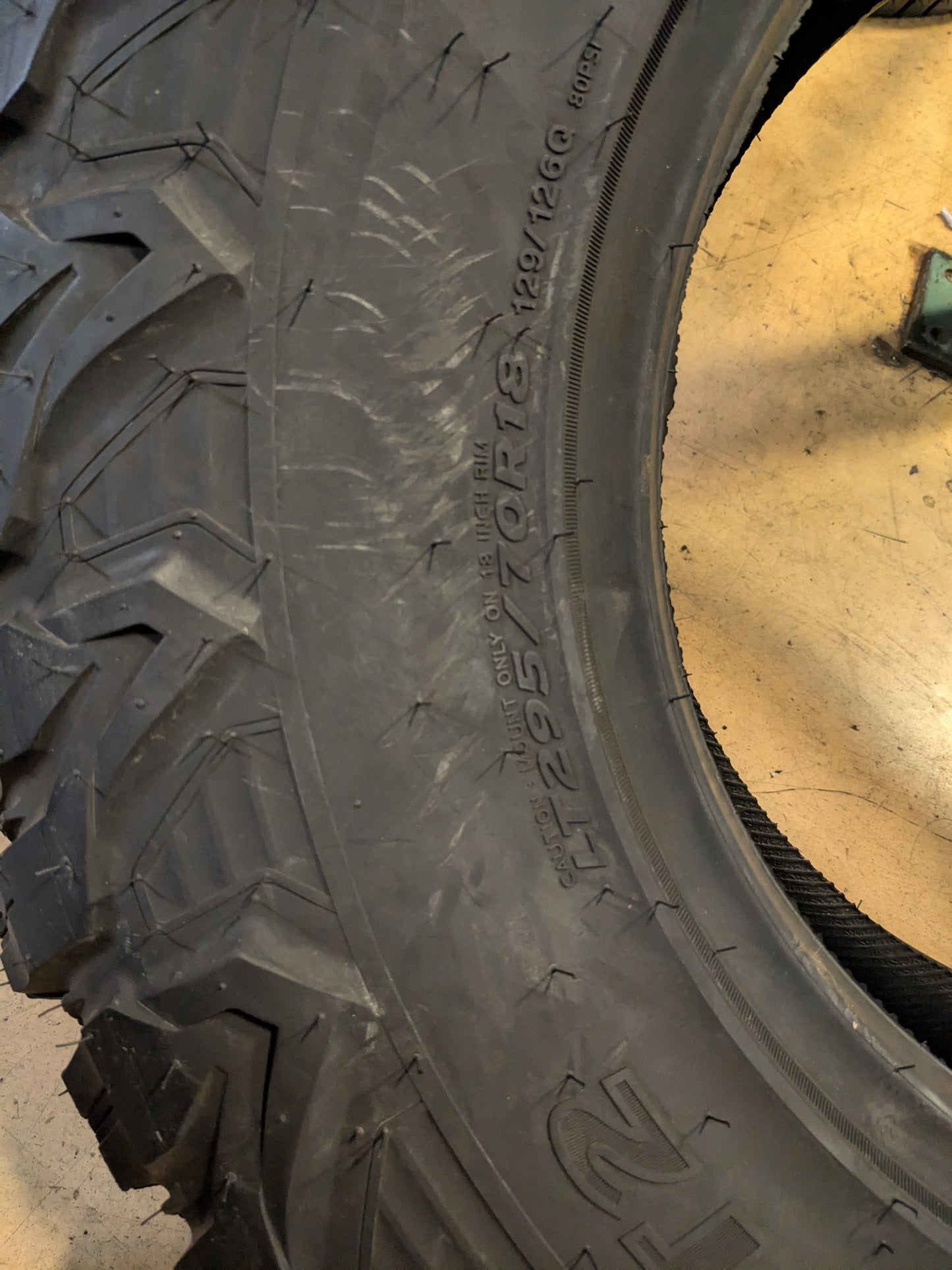 HANKOOK DYNAPRO MT2 RT05 BSW LT 295 70 18 129/126Q 10PLY MUD TERRAIN TIRE 2020805