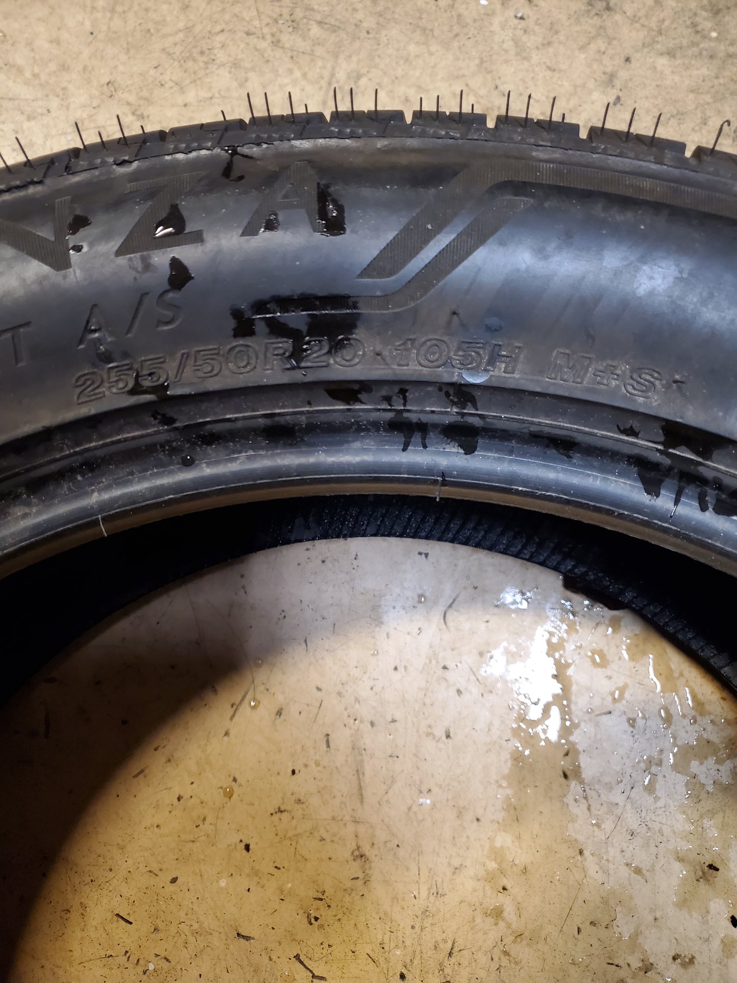 USED 8.5/32” BRIDGESTONE ALENZA SPORT A/S BSW P 255 50 20 105H ALL SEASON TIRE 009620