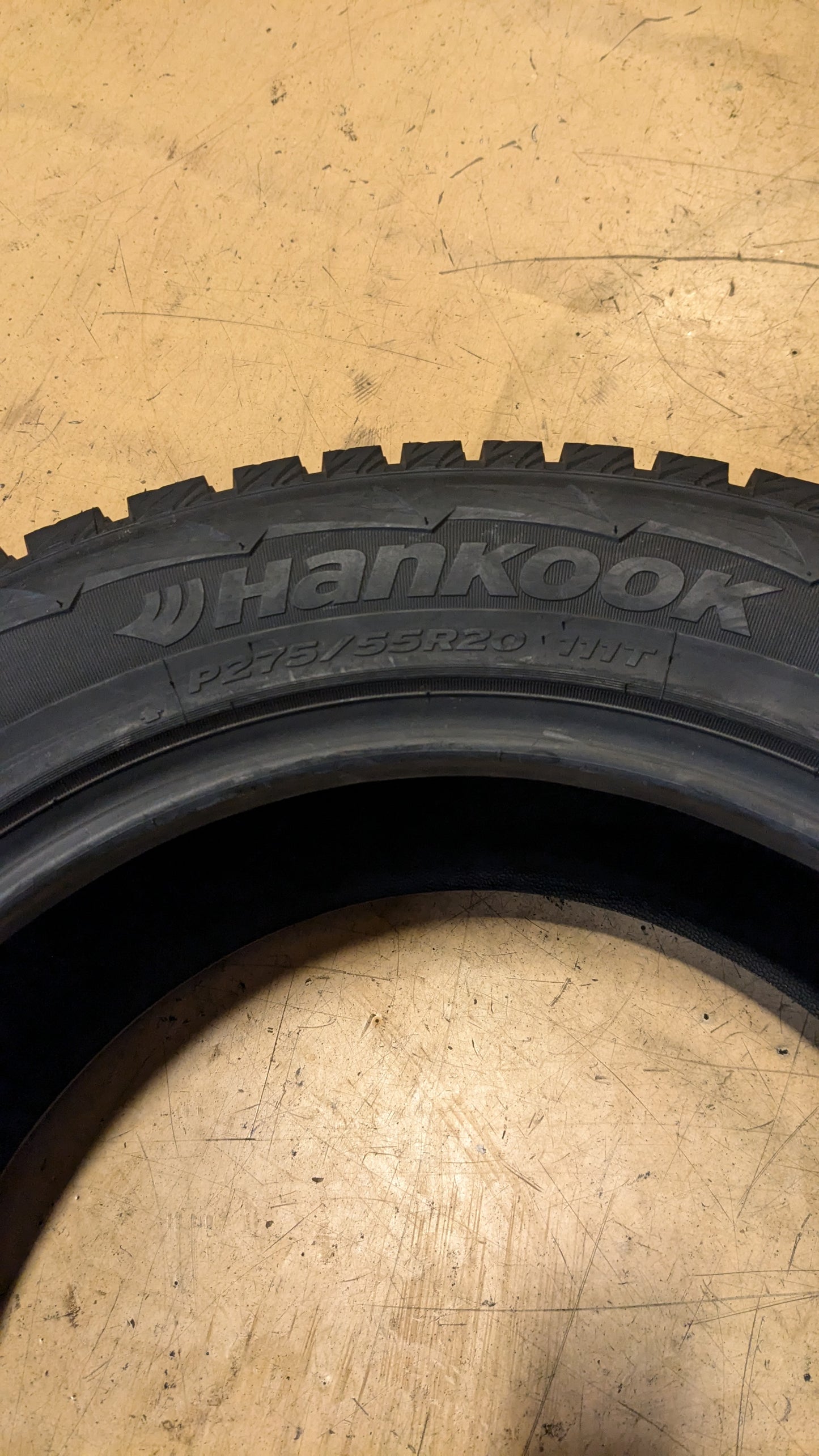NOS HANKOOK I PIKE RW11 BSW P 275 55 20 111T WINTER TIRE 1009539