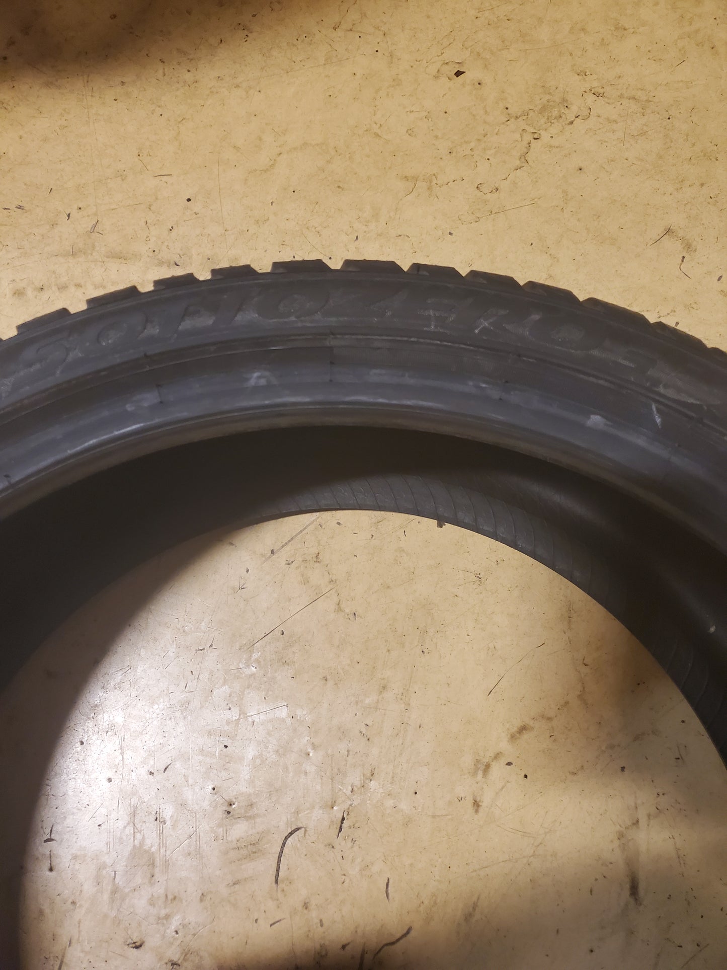 PIRELLI WINTER SOTTOZERO 3 BSW P 235 35 20 92W XL WINTER TIRE 3647200