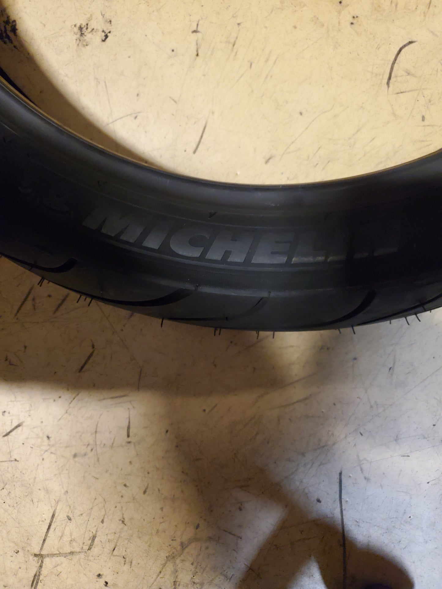 MICHELIN COMMANDER II BSW 100 90 19 57H FRONT MOTORCYCLE TIRE 02690