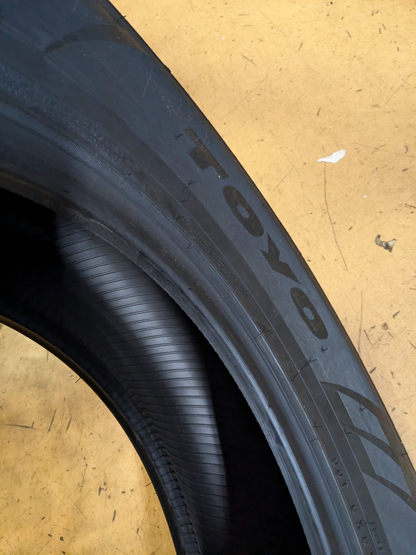 NOS TOYO OBSERVE GSI-5 BSW P 235 75 16 111S SL WINTER/SNOW TIRE 130450