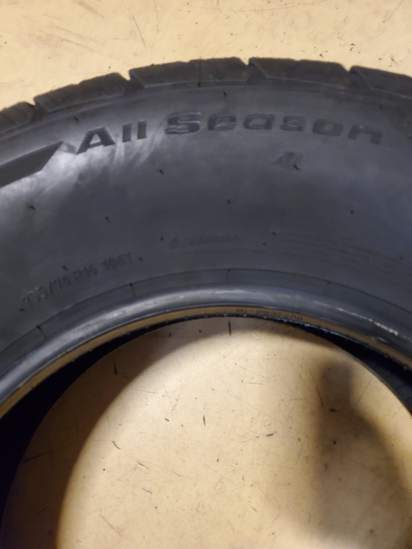 BFGOODRICH ADVANTAGE CONTROL BSW P 235 70 16 106T ALL SEASON TIRE 02584
