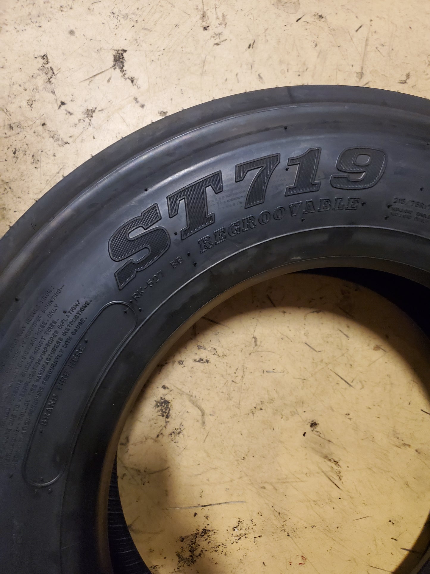 SUMITOMO ST719 BSW 215 75 17.5 135/133L 16PLY COMMERCIAL TIRE 5533466