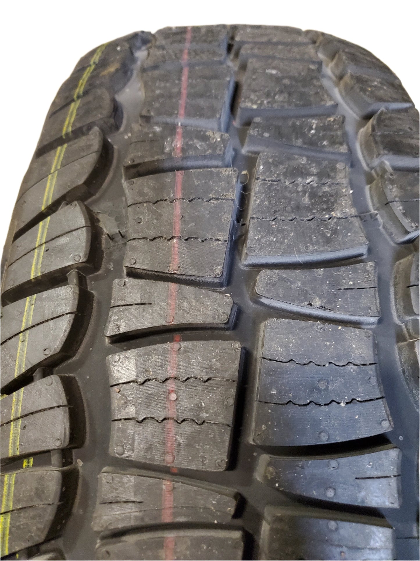 UNIROYAL LAREDO AT BSW P 245 60 20 107H ALL SEASON TIRE 7519