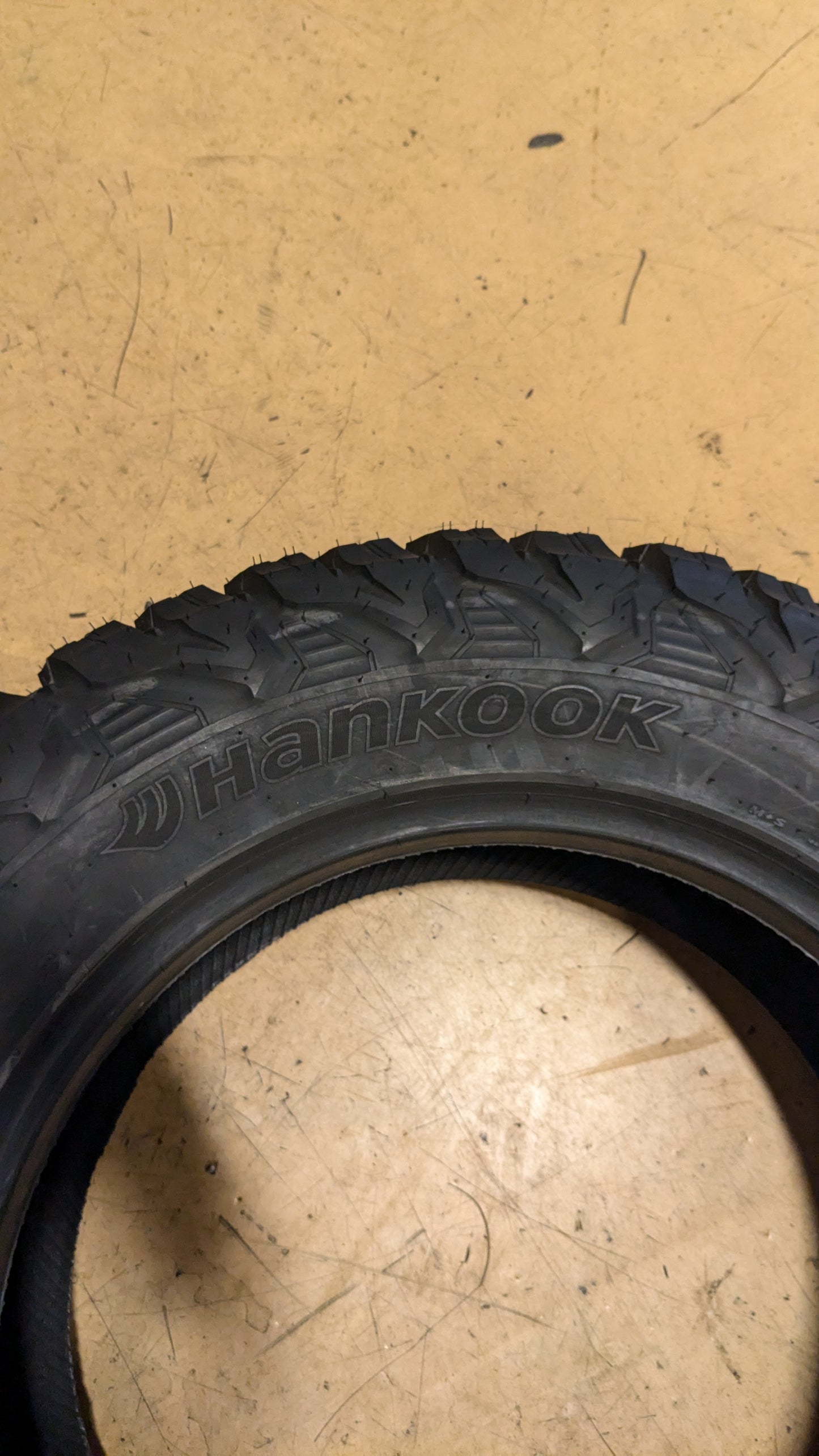 NOS HANKOOK DYNAPRO MT2 BSW LT 275 65 20 126/123Q 10PLY ALL SEASON 2020808
