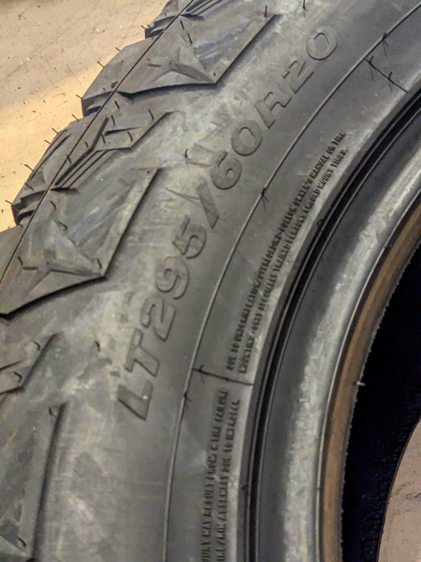FORTUNE TORMENTA R/T FSR309 LT 295 60 20 126/123Q LRE 10 PLY RUGGED TERRAIN TIRE 9295030341