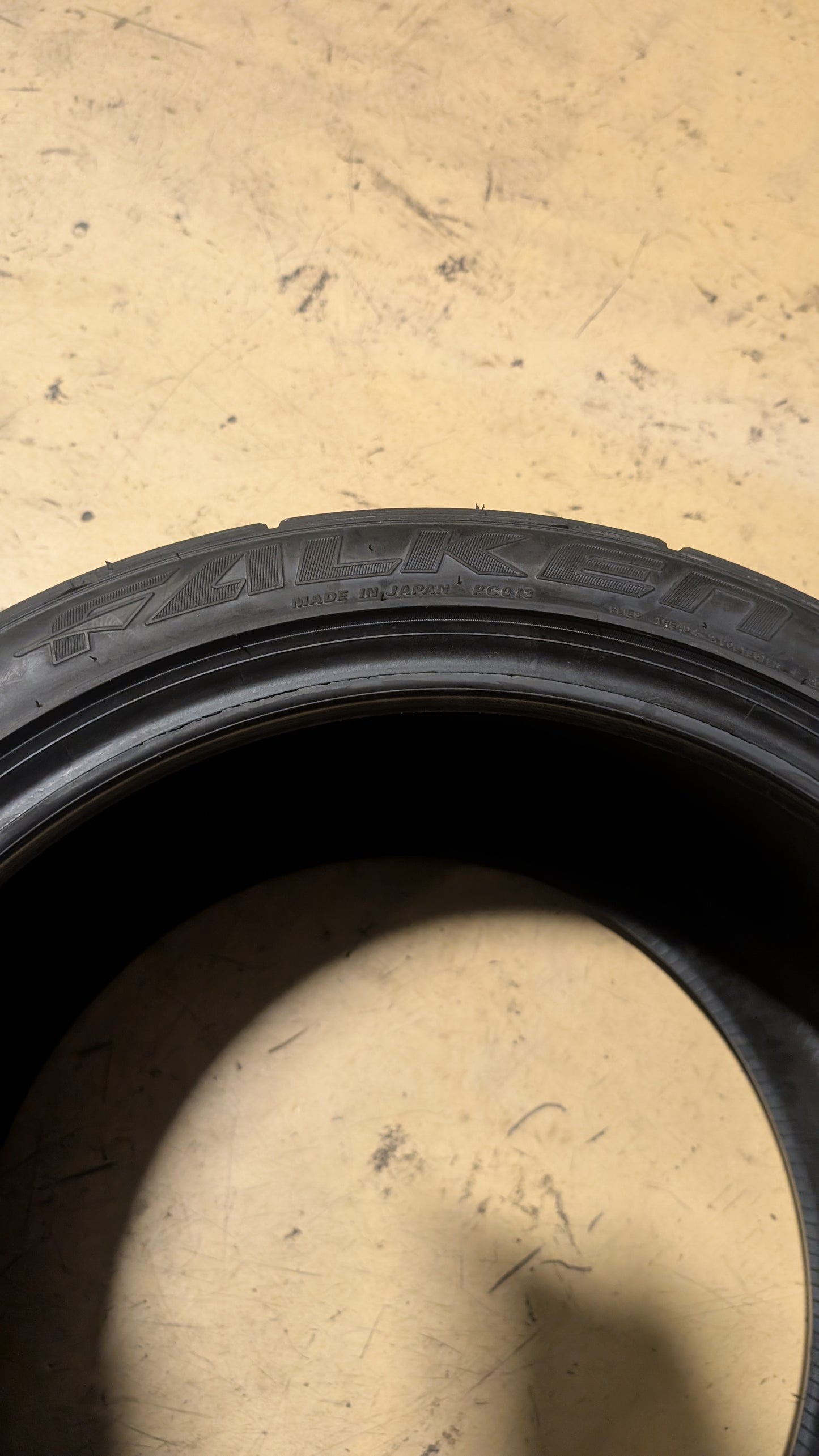 FALKEN AZENIS RT-615K+ BSW P 315 30 18 98W UHP TIRE 28533615